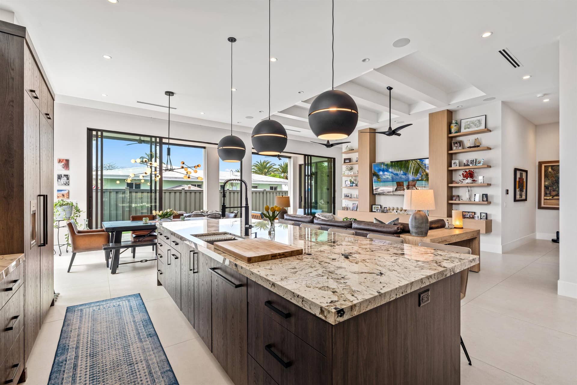 2880 NE 35th Street, Lighthouse Point, FL 33064 KITCHEN_TO_FAMILY_ROOM_DT_RT