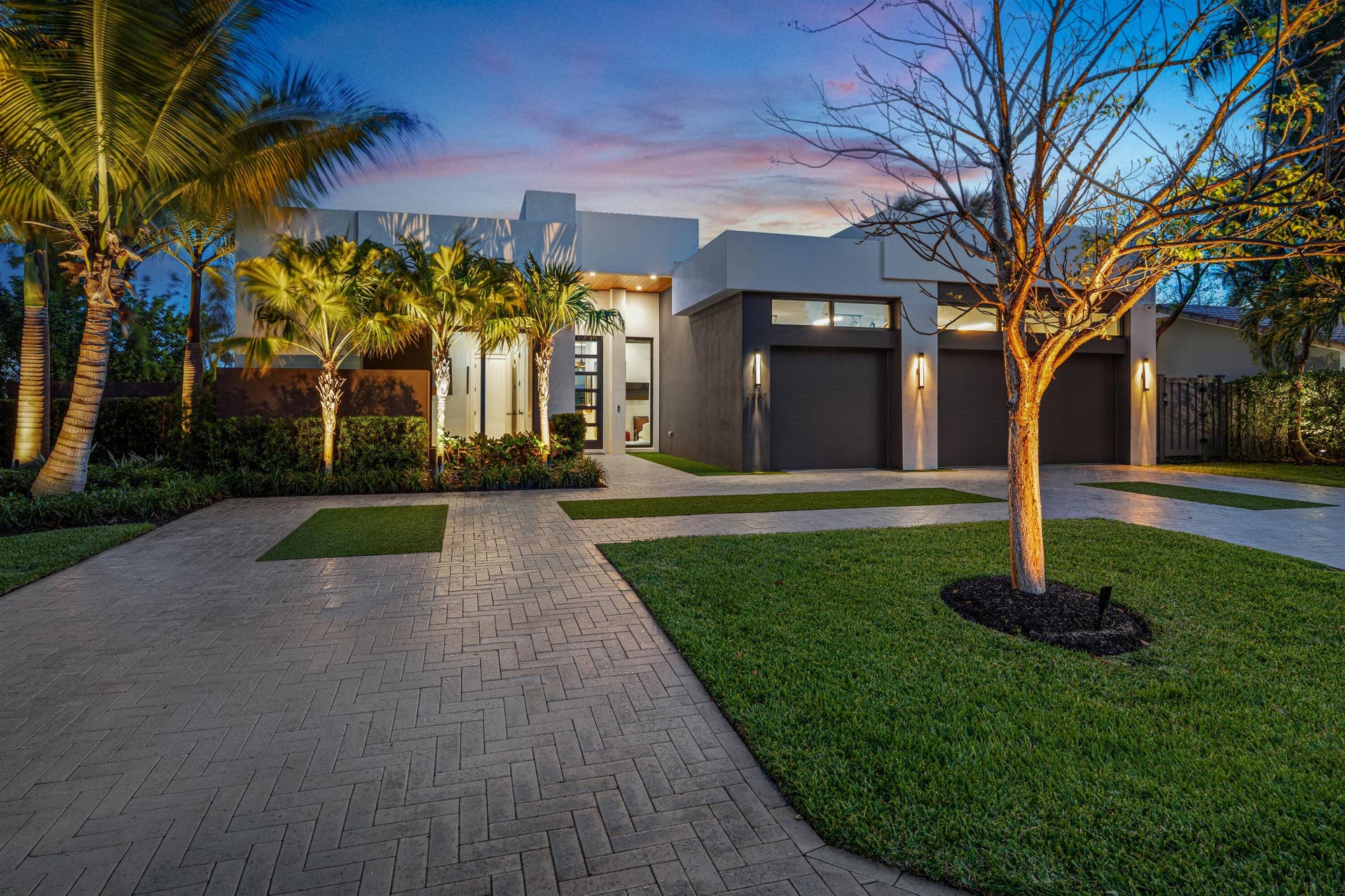 2880 NE 35th Street, Lighthouse Point, FL 33064 FRONT_RIGHT_ANGLE_SUNSET_DT