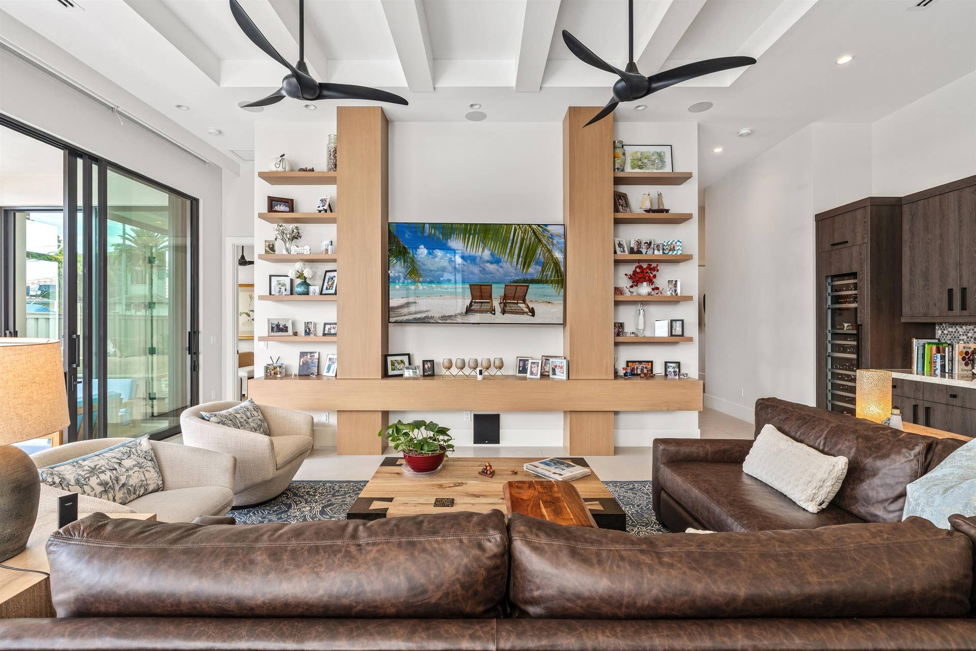 2880 NE 35th Street, Lighthouse Point, FL 33064 LIVING_ROOM_STRAIGHT_DT_RT
