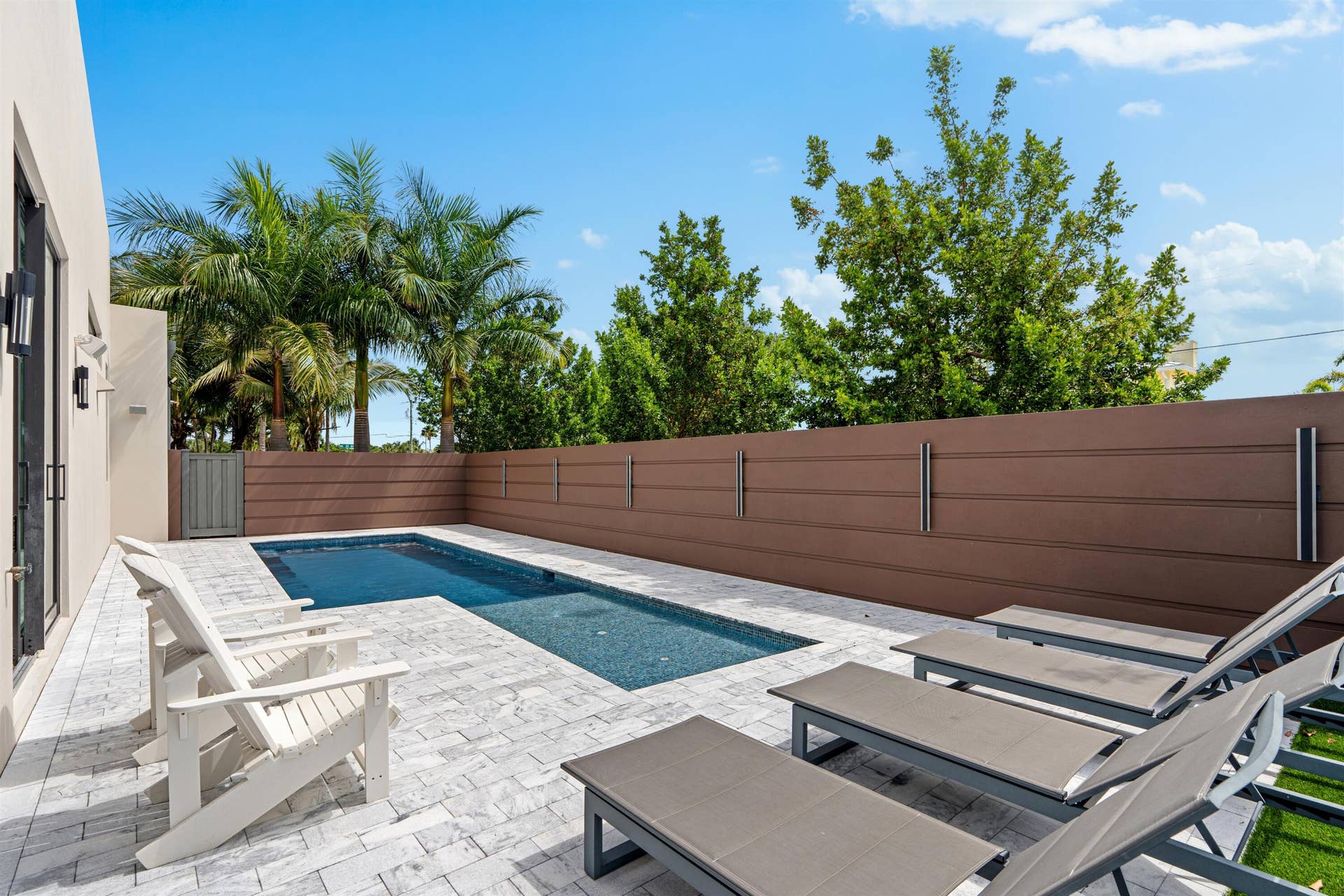 2880 NE 35th Street, Lighthouse Point, FL 33064 POOL_SEATING_LEFT_ANGLE_DT