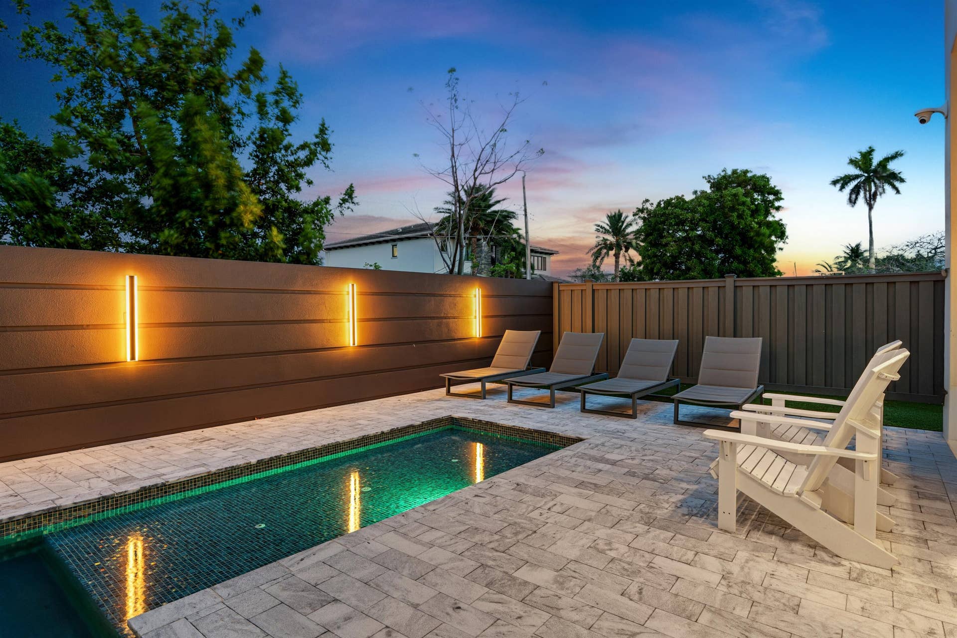 2880 NE 35th Street, Lighthouse Point, FL 33064 POOL_SEATING_RIGHT_ANGLE_DT