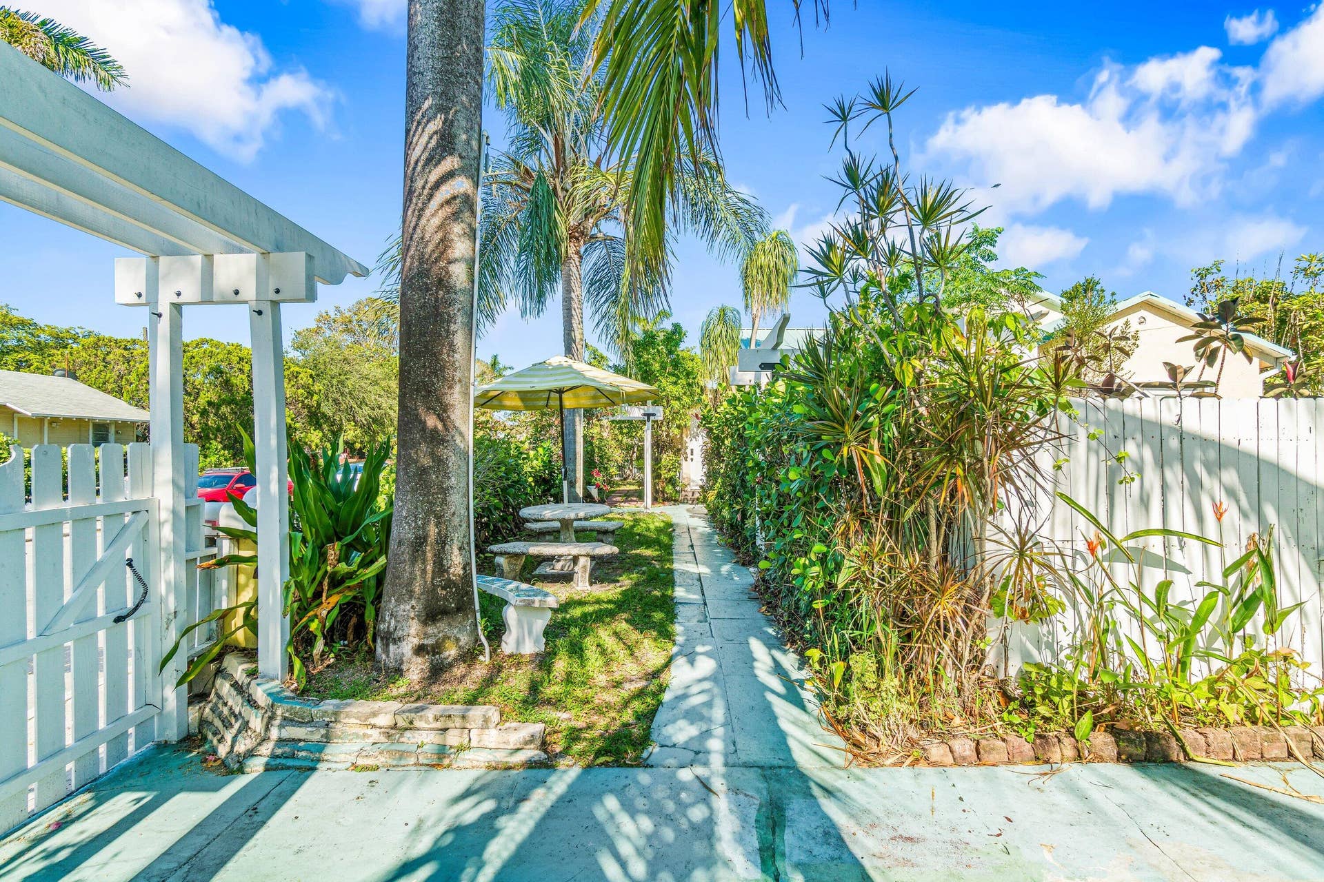 007-629SelkirkStreet-WestPalmBeach-FL-33