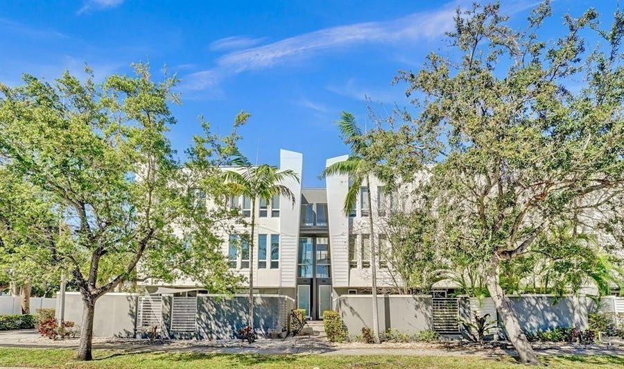 Property photo for 703 SE 16th Court, Fort Lauderdale, FL