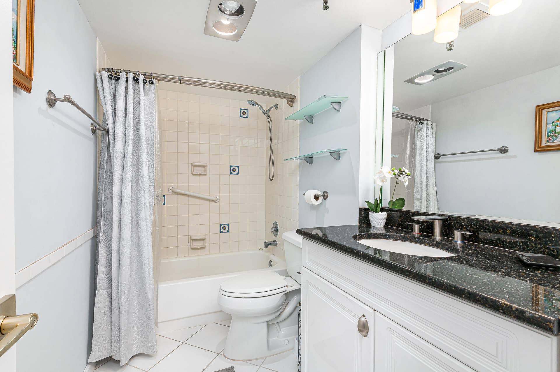 Bedroom bath