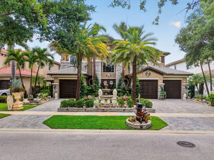 Property photo for 611 Edgebrook Lane, Royal Palm Beach, FL