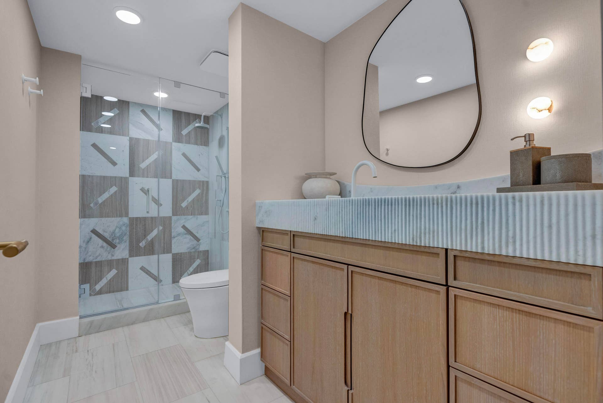 3170 S Ocean Boulevard, #N204, Palm Beach, FL 33480 Bathroom 3
