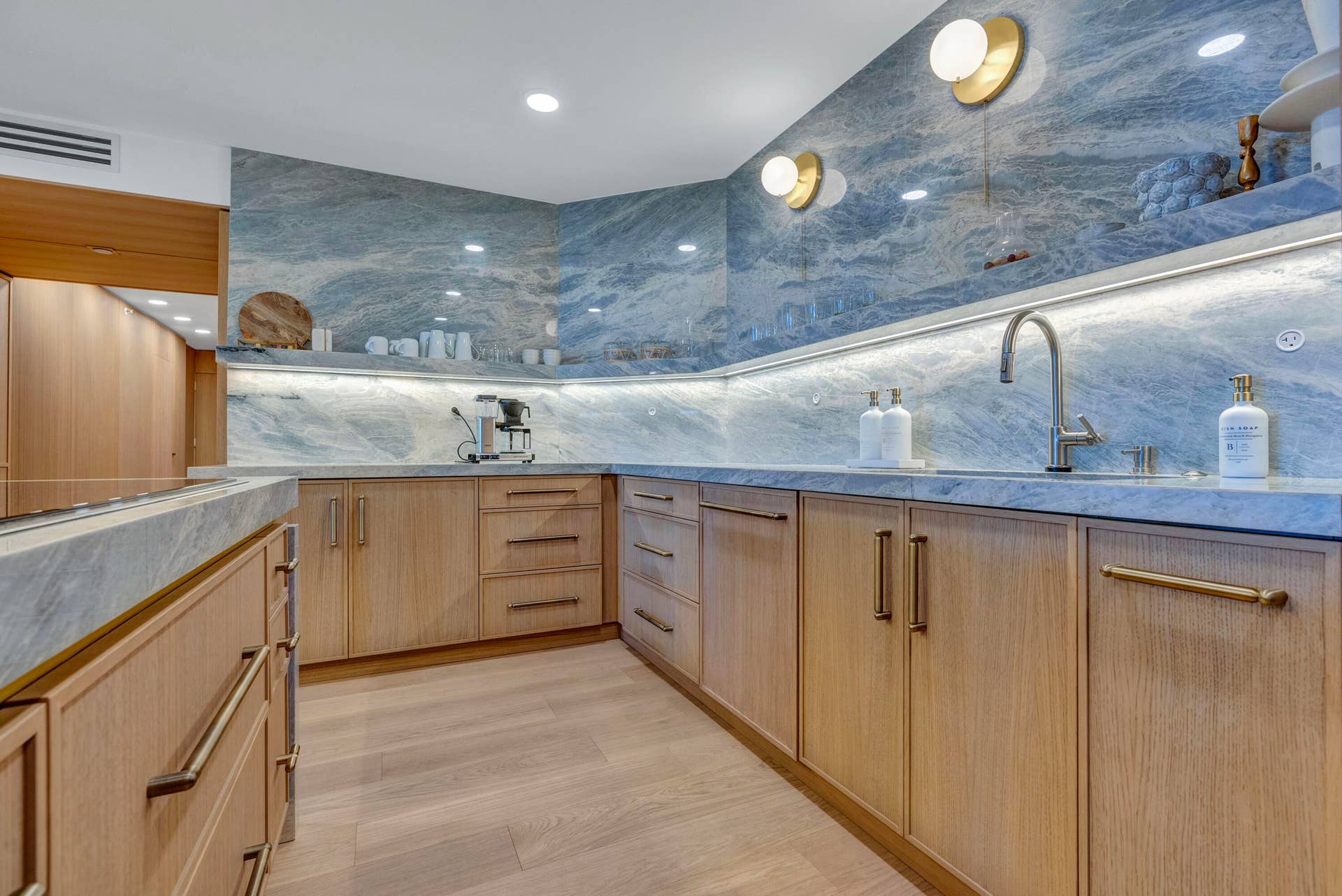 3170 S Ocean Boulevard, #N204, Palm Beach, FL 33480 Kitchen