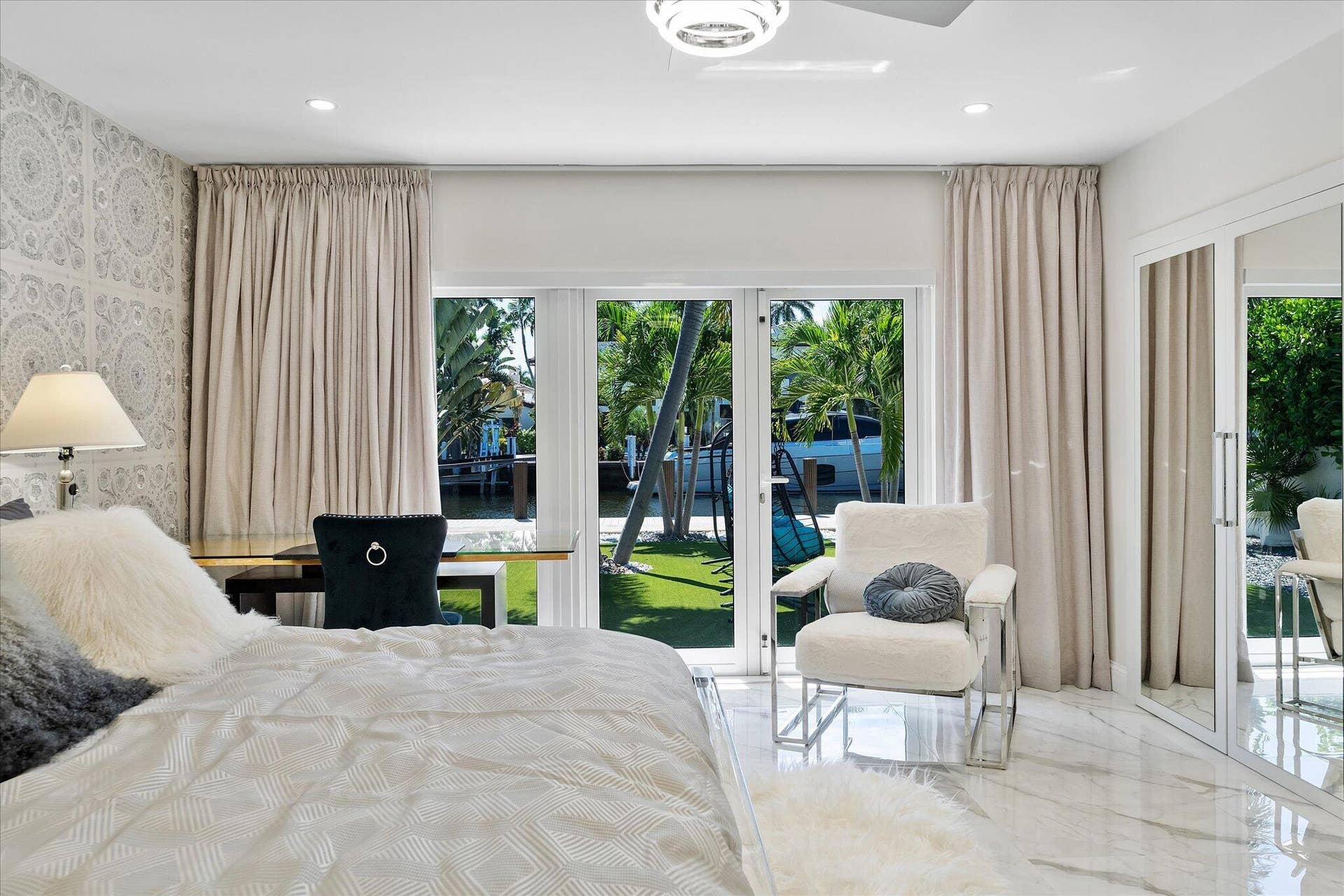 207 Royal Palm Drive, Fort Lauderdale, FL 33301 050-207 Royal Palm Dr reshoot_050