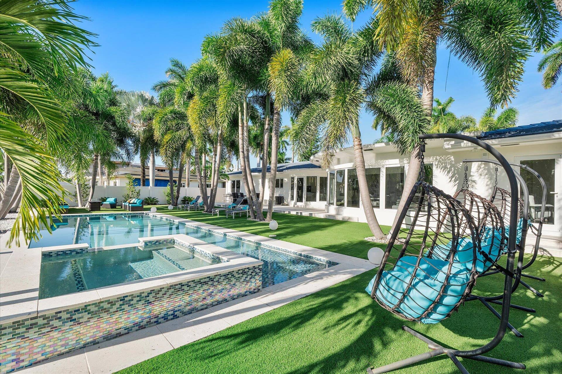 207 Royal Palm Drive, Fort Lauderdale, FL 33301 081-207 Royal Palm Dr reshoot_081