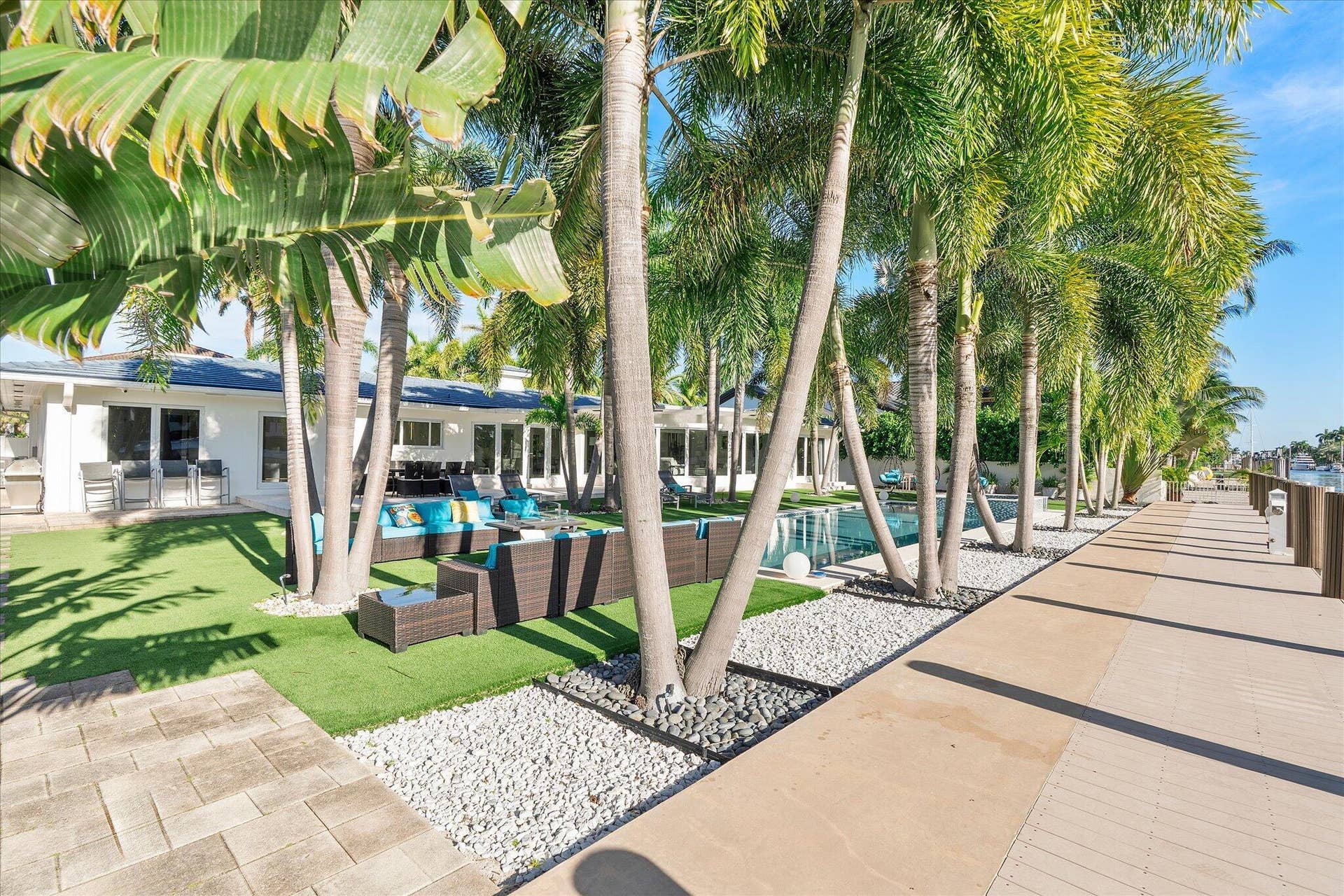 207 Royal Palm Drive, Fort Lauderdale, FL 33301 078-207 Royal Palm Dr reshoot_078