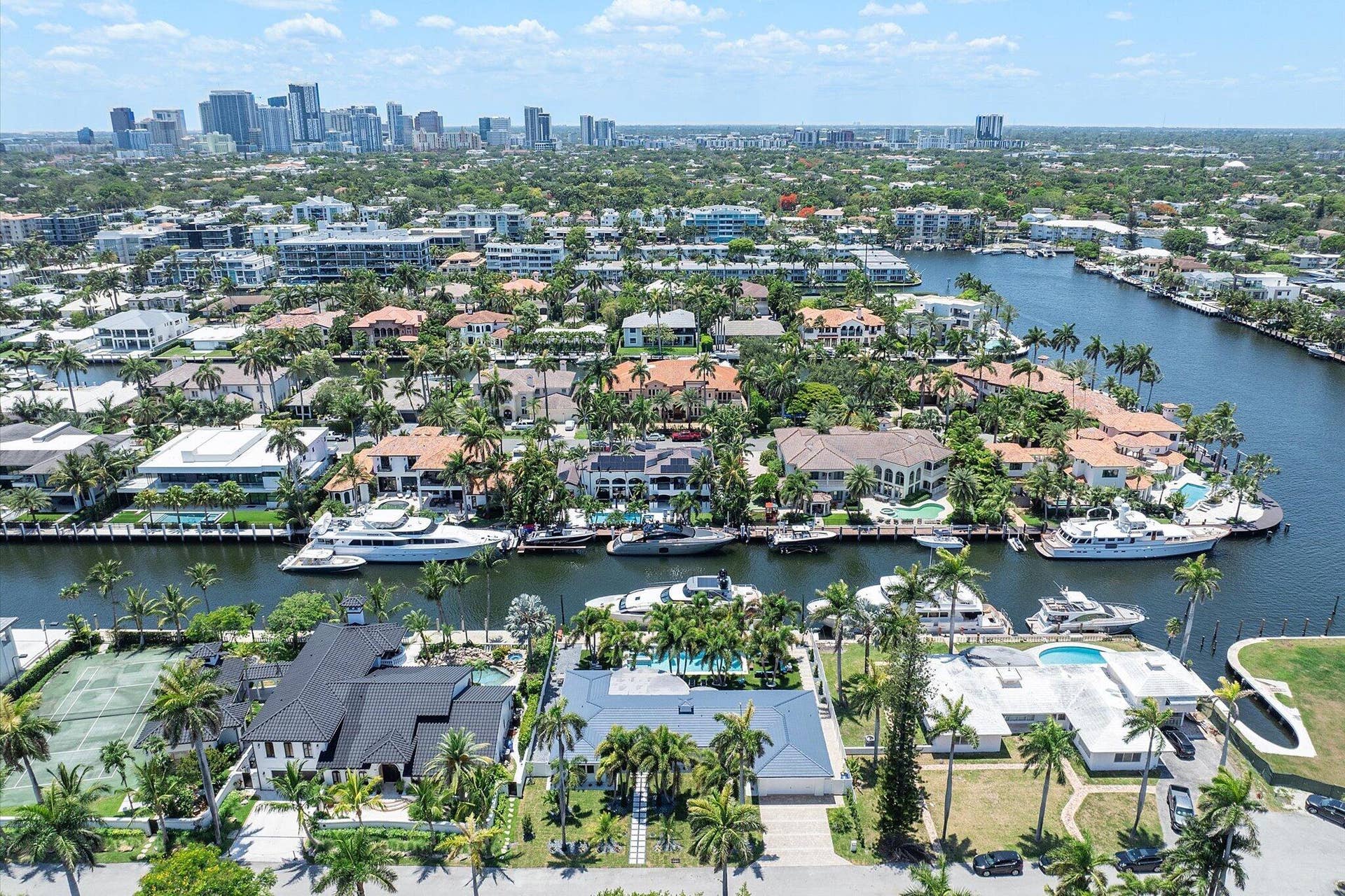207 Royal Palm Drive, Fort Lauderdale, FL 33301 092-207 Royal Palm Dr reshoot_093