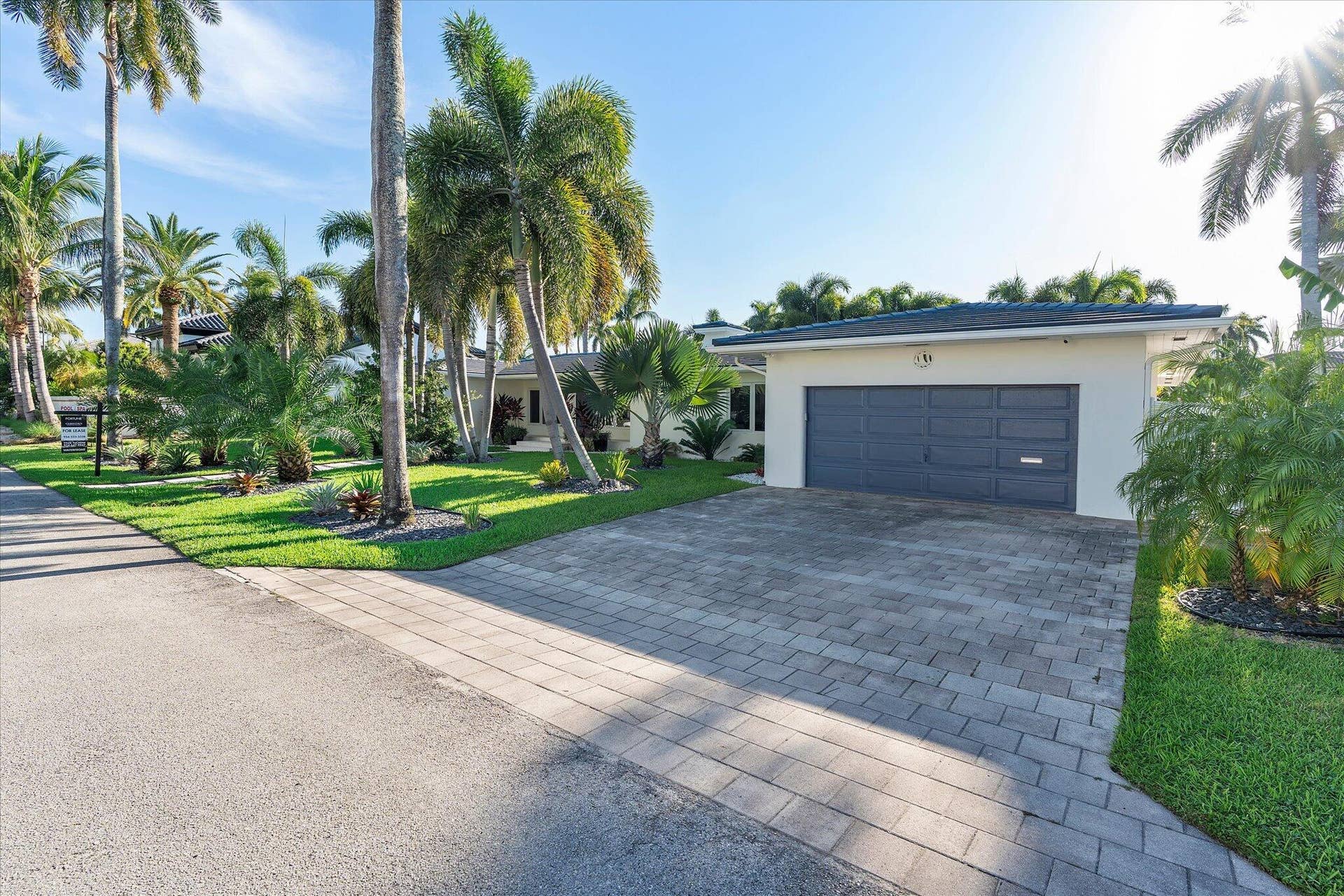 207 Royal Palm Drive, Fort Lauderdale, FL 33301 001-207 Royal Palm Dr reshoot_001