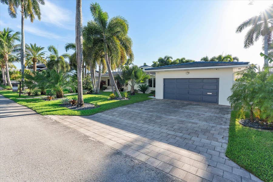 Property photo for 207 Royal Palm Drive, Fort Lauderdale, FL