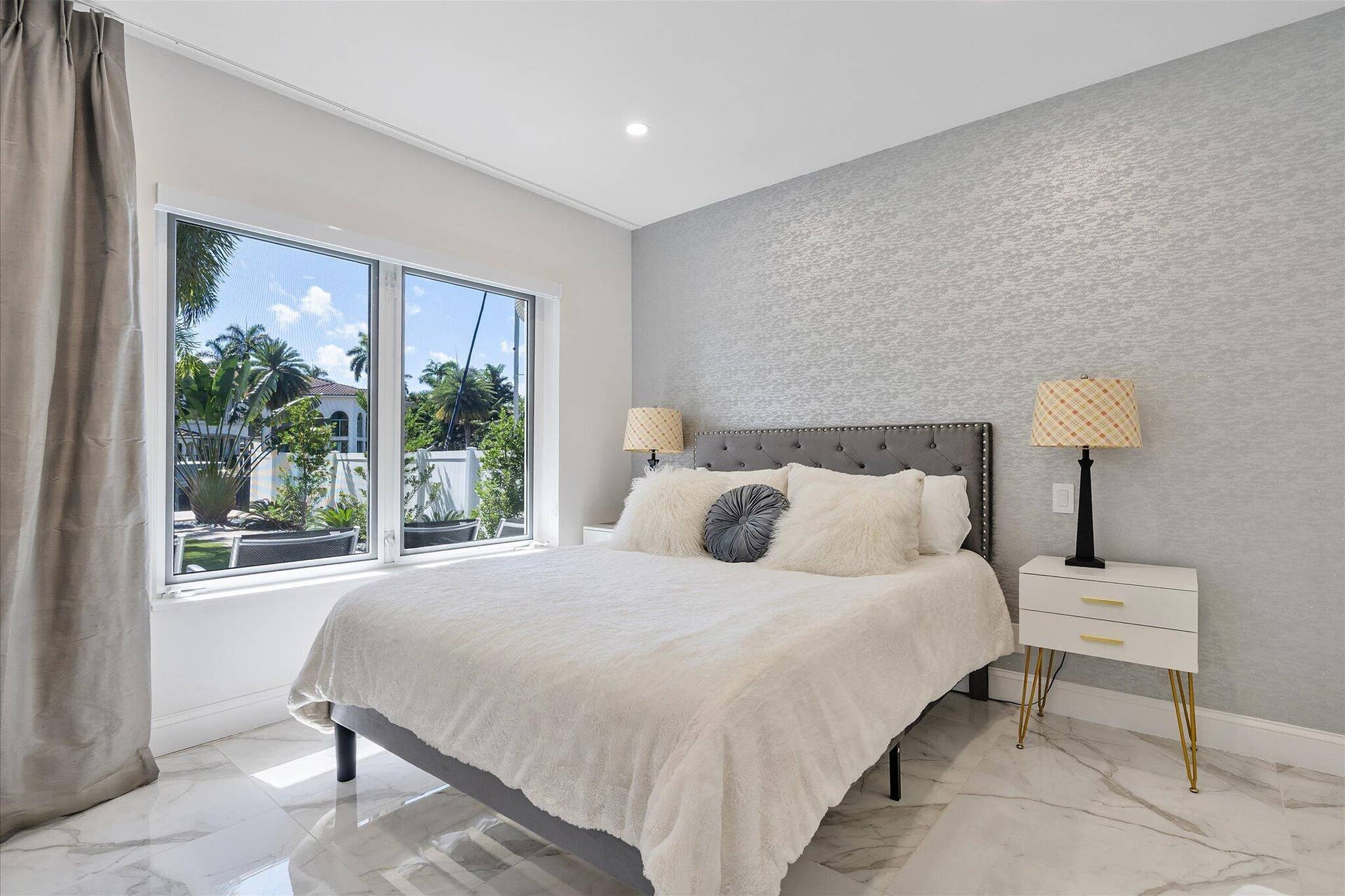 207 Royal Palm Drive, Fort Lauderdale, FL 33301 060-207 Royal Palm Dr reshoot_060