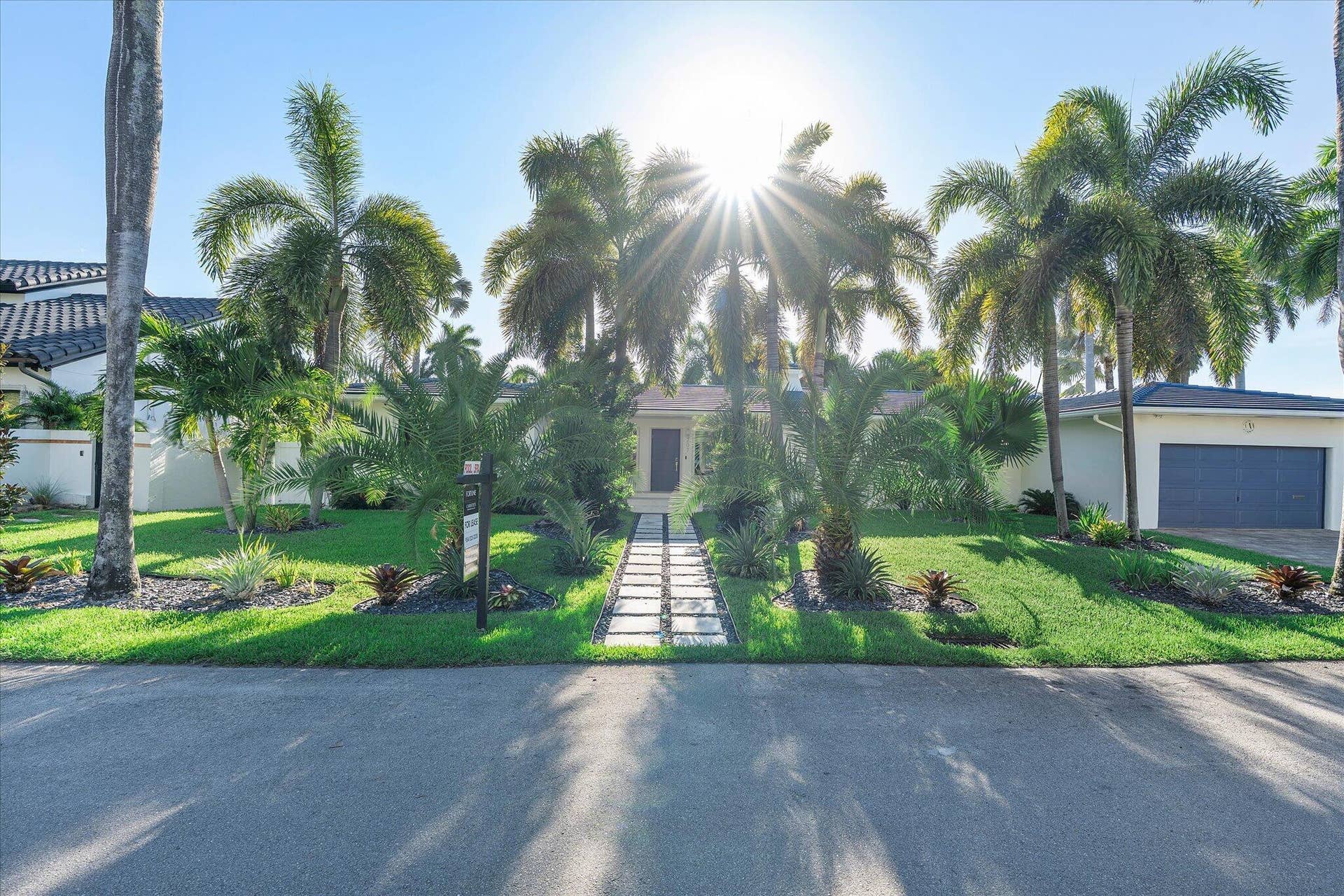 207 Royal Palm Drive, Fort Lauderdale, FL 33301 003-207 Royal Palm Dr reshoot_003