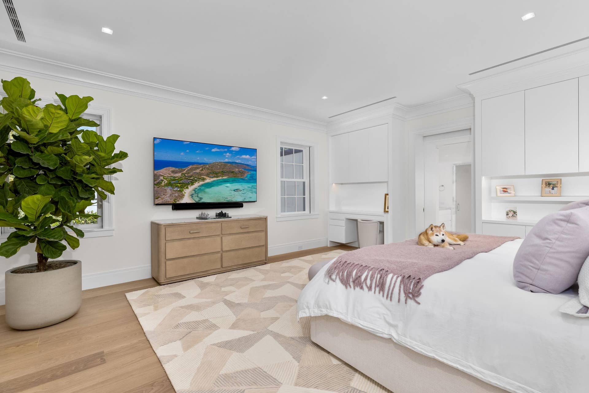 991 N Lake Way, Palm Beach, FL 33480 Primary Bedroom