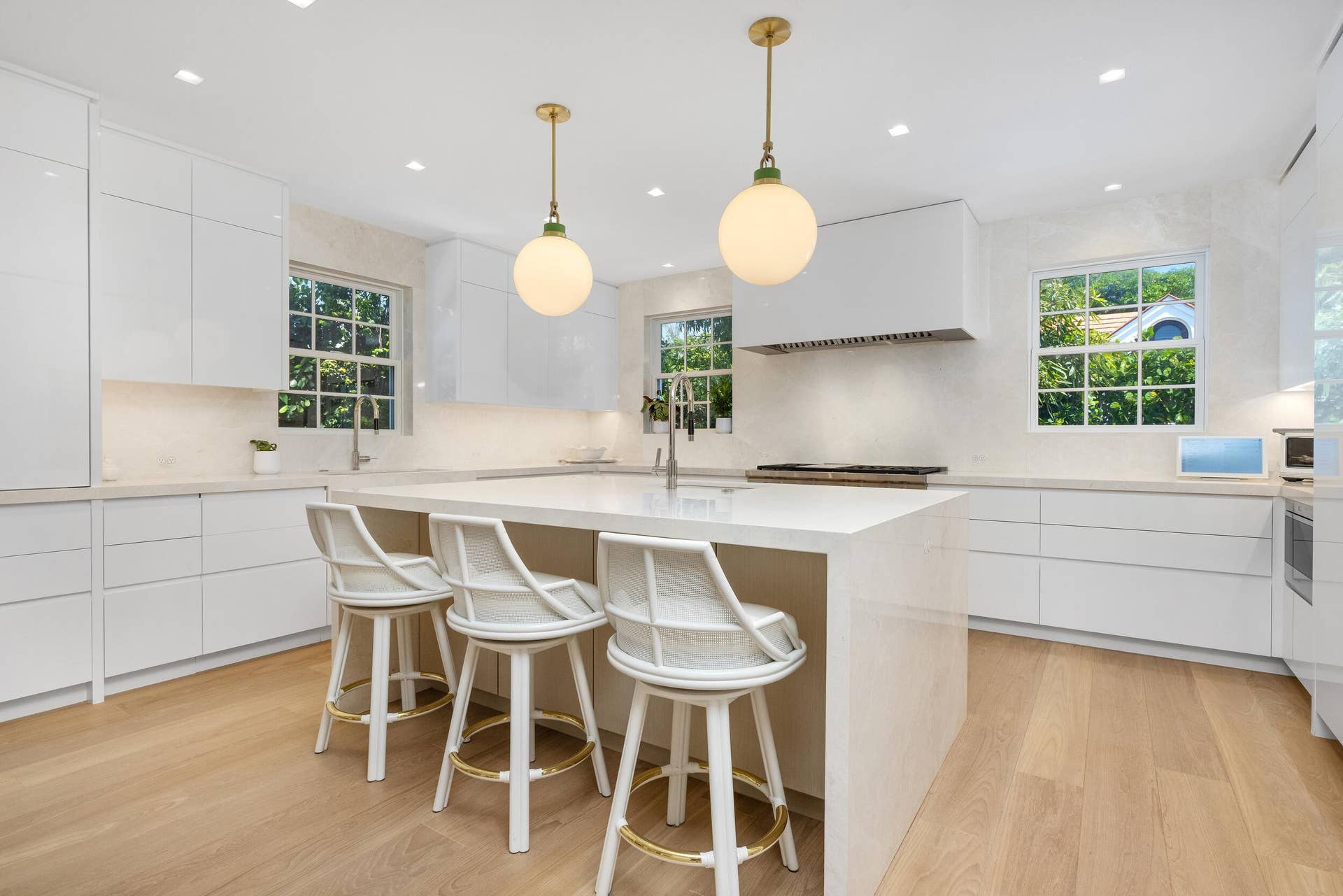 991 N Lake Way, Palm Beach, FL 33480 Kitchen 3