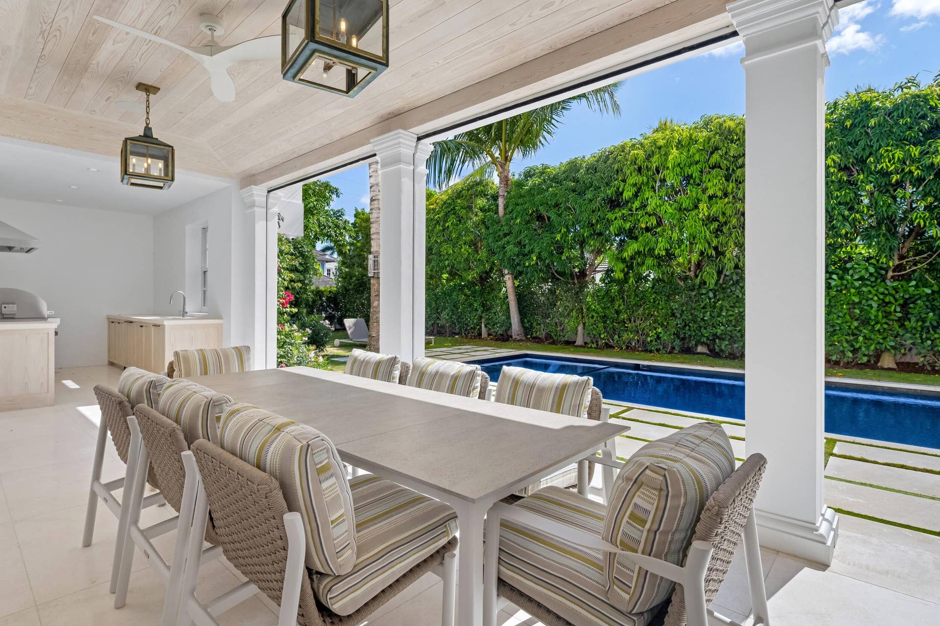 991 N Lake Way, Palm Beach, FL 33480 Loggia
