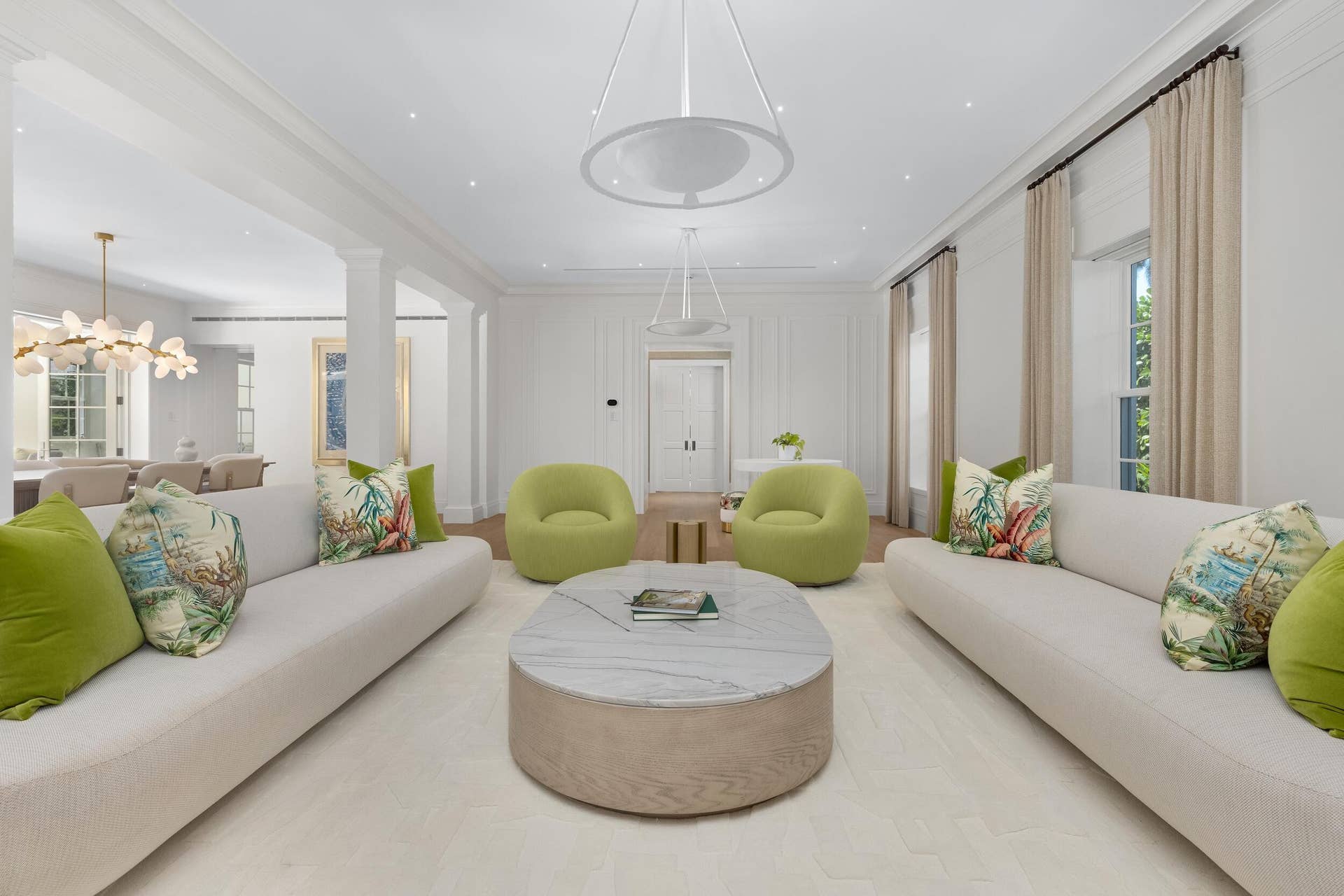 991 N Lake Way, Palm Beach, FL 33480 Living Area