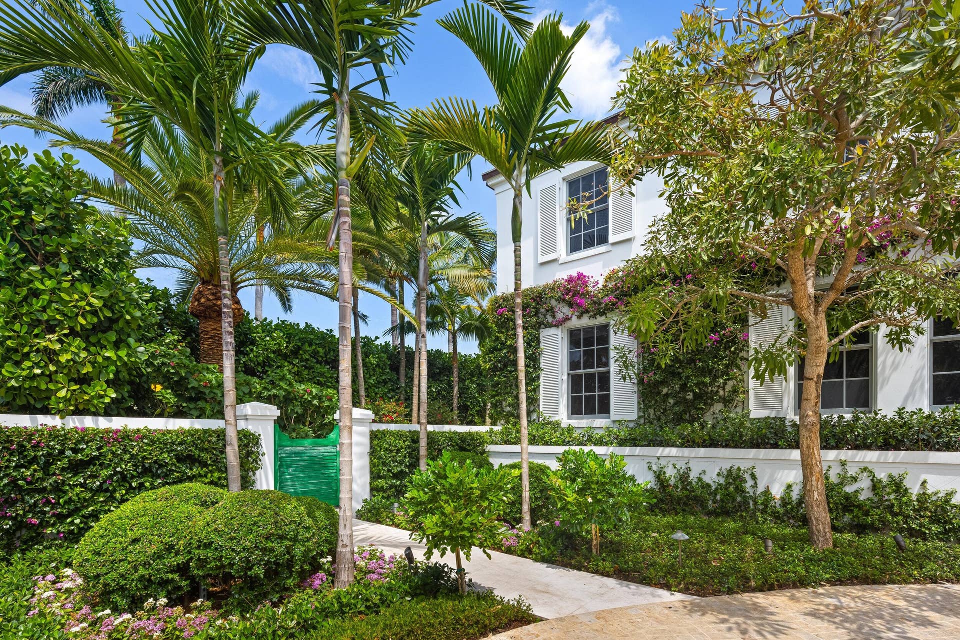 991 N Lake Way, Palm Beach, FL 33480 Entrance Gate