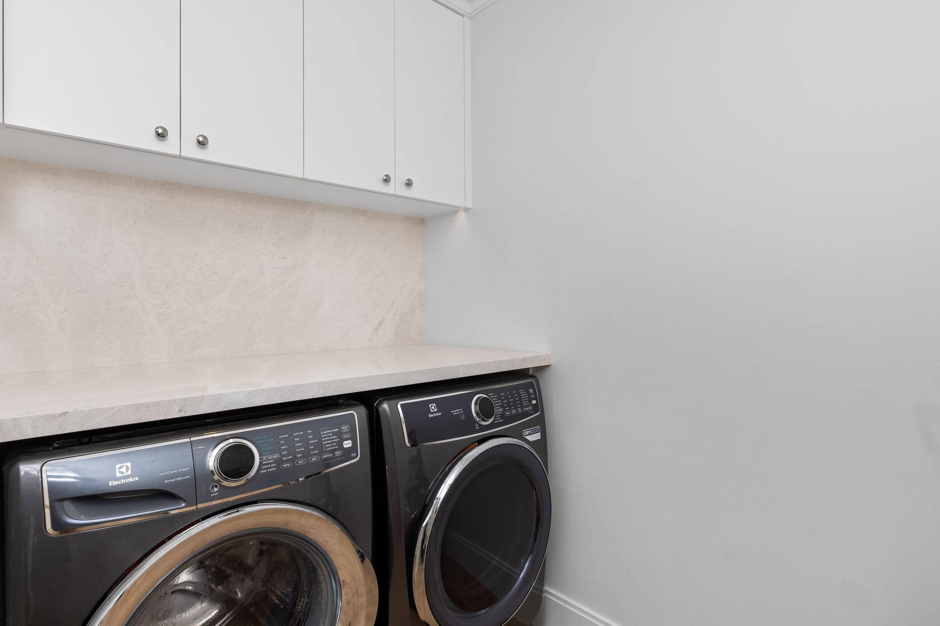 991 N Lake Way, Palm Beach, FL 33480 Laundry 1