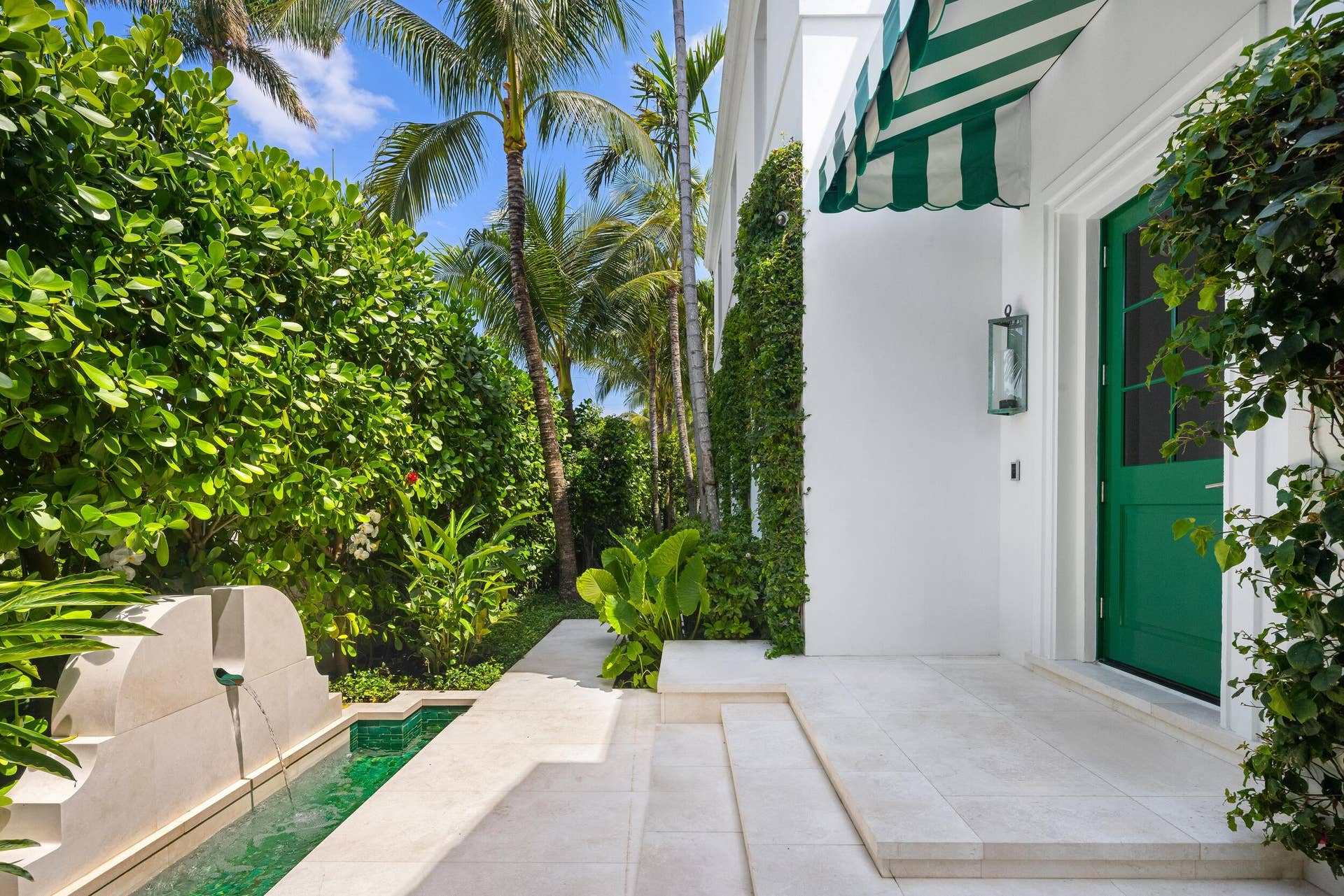 991 N Lake Way, Palm Beach, FL 33480 Front Entrance