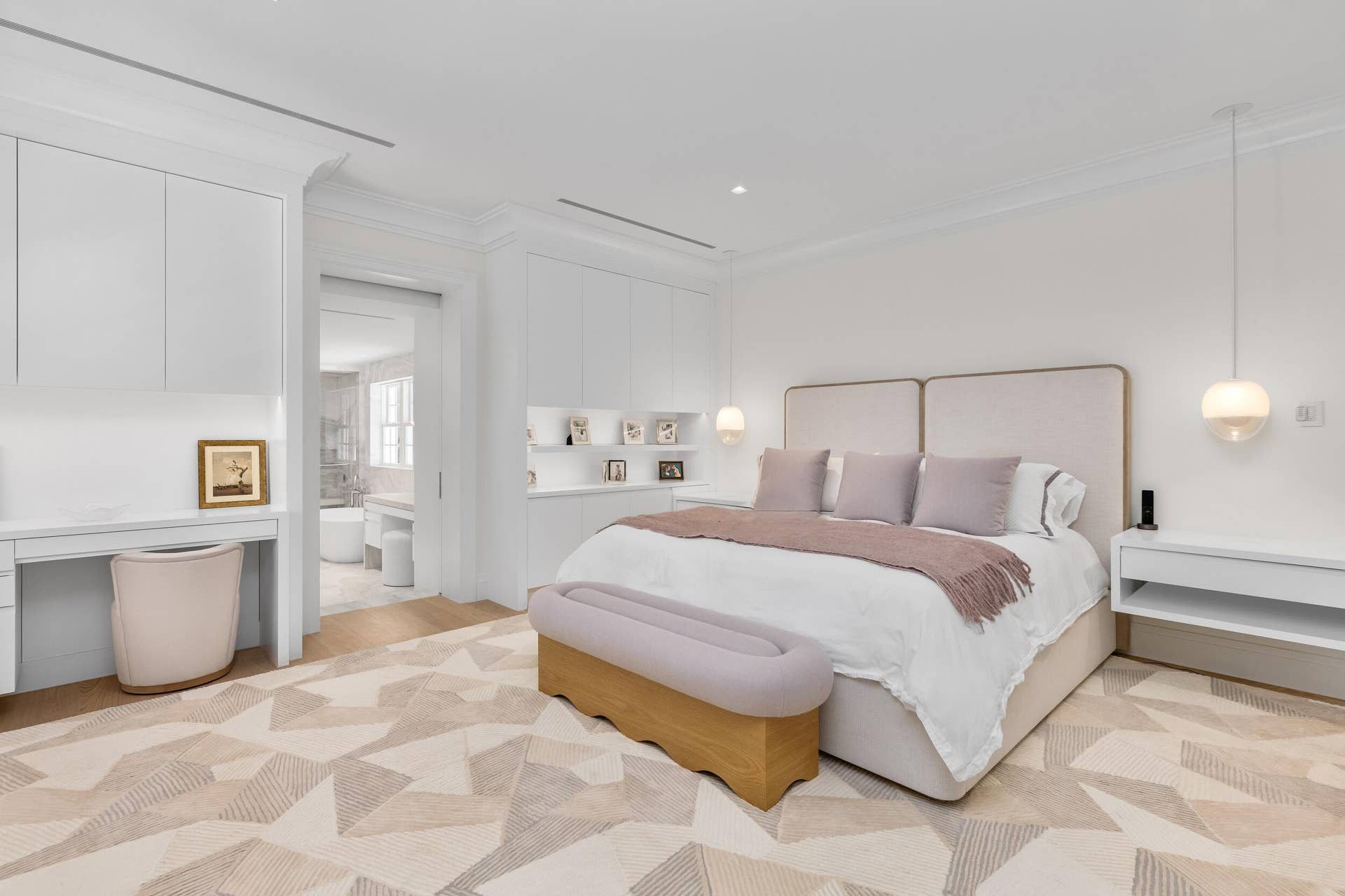 991 N Lake Way, Palm Beach, FL 33480 Primary Bedroom