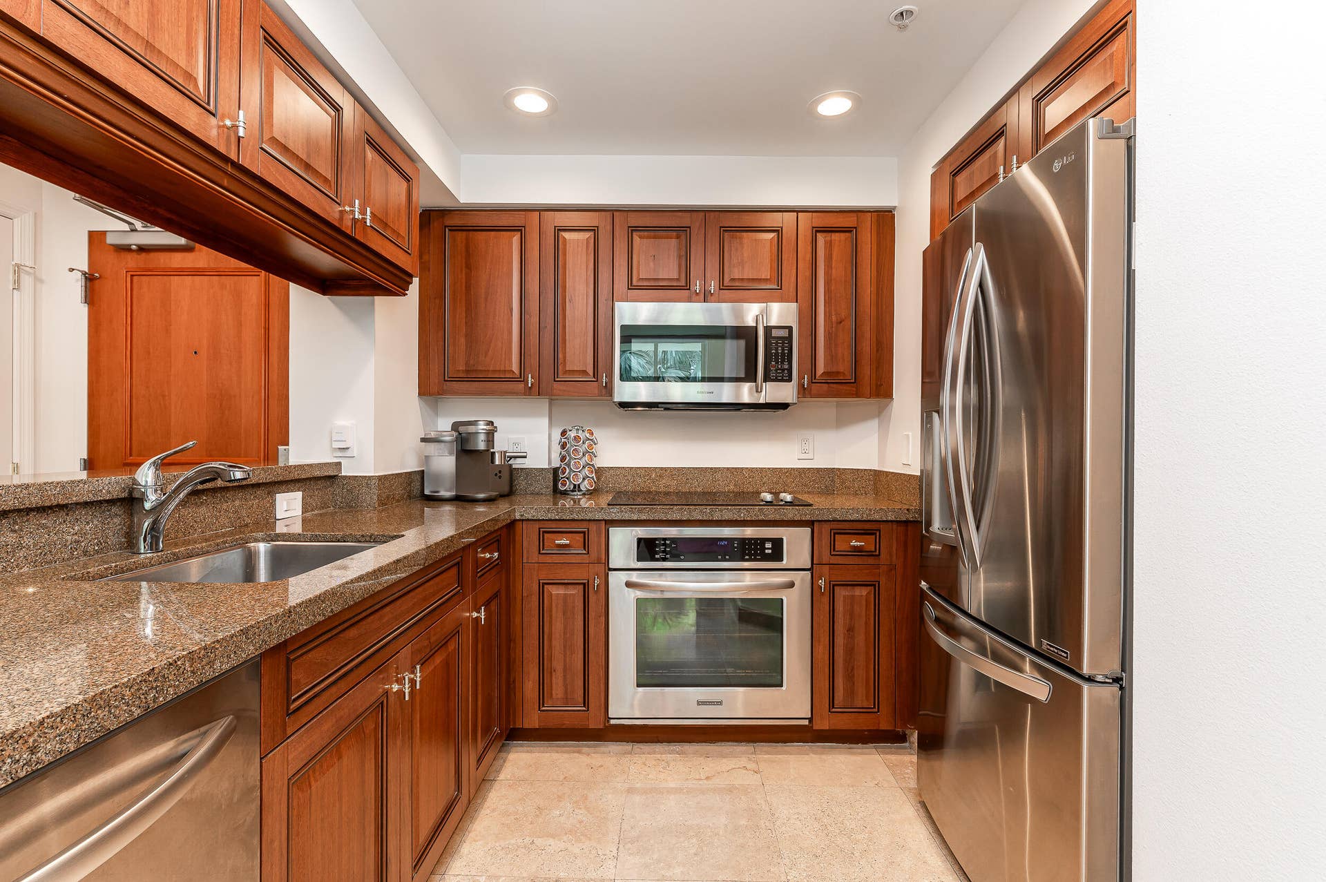 347 N New River Drive E, Fort Lauderdale, FL 33301 Kitchen