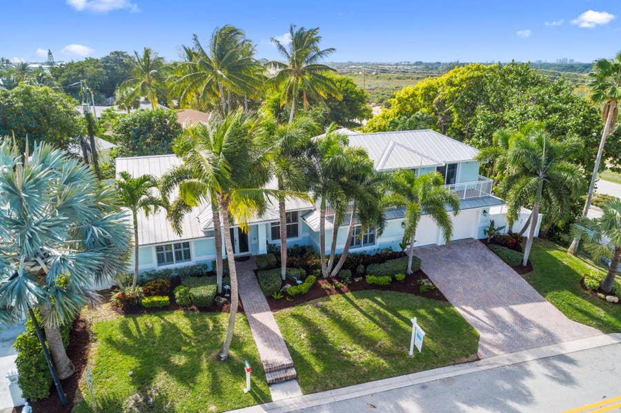 Property photo for 490 Mars Way, Juno Beach, FL