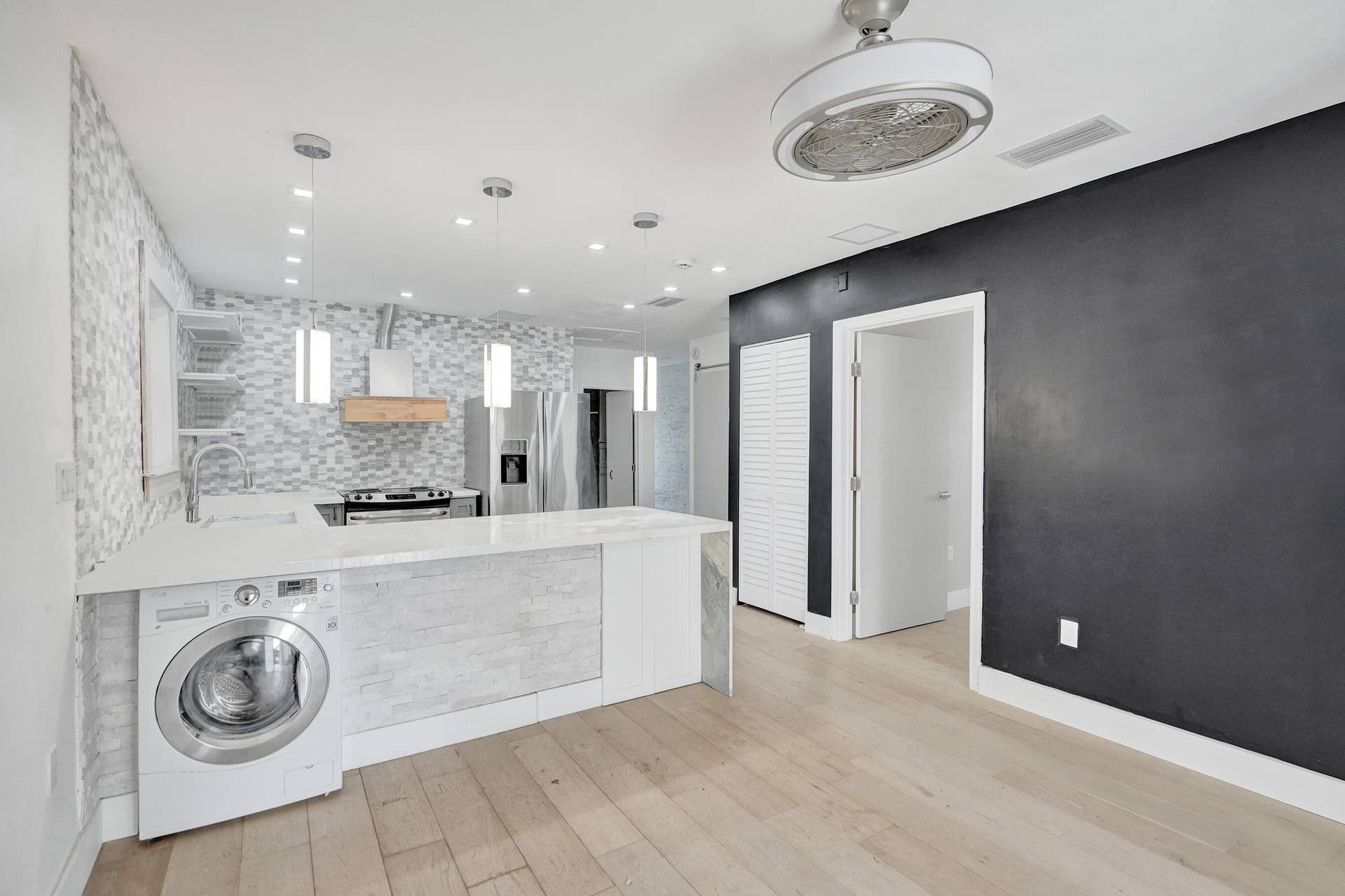 Kitchen/Living Area