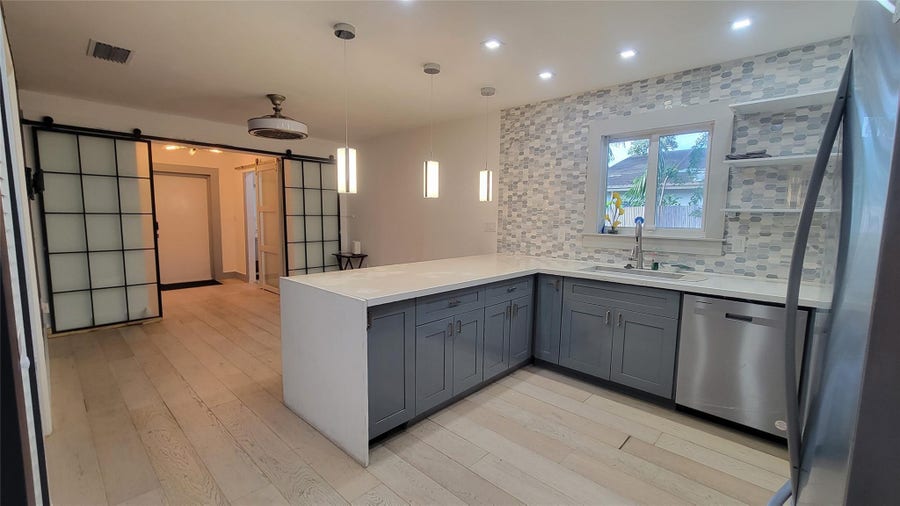 Property photo for 512 NW 15th Terrace, Fort Lauderdale, FL