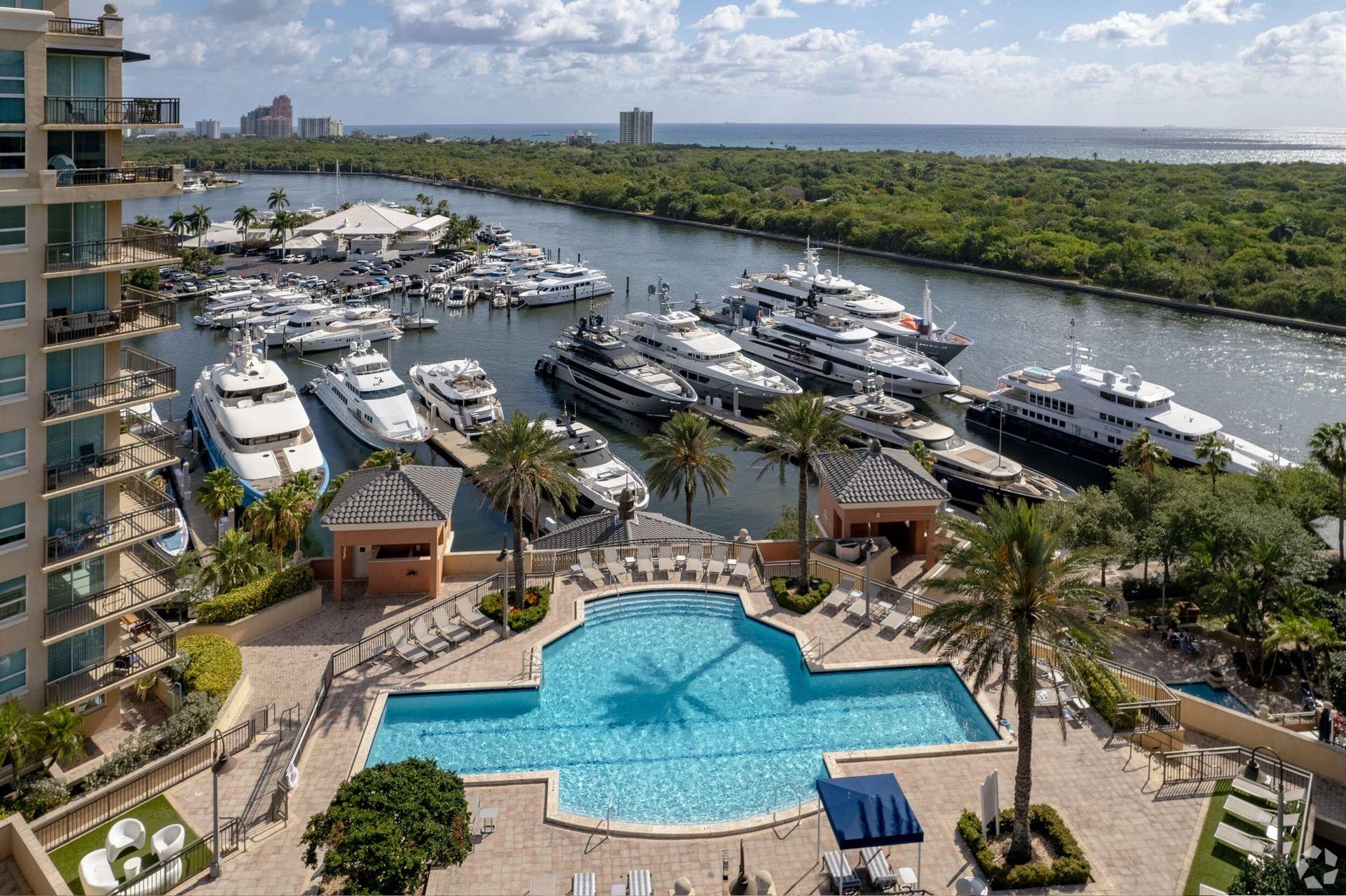 1030 Seminole Drive, #1460, Fort Lauderdale, FL 33304 Sunrise Harbor POOL2