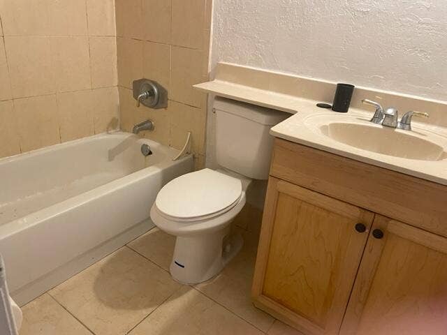 901 NE 3rd Street, #203, Fort Lauderdale, FL 33301 IMG_2377