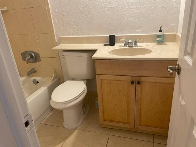 901 NE 3rd Street, #203, Fort Lauderdale, FL 33301 IMG_2382