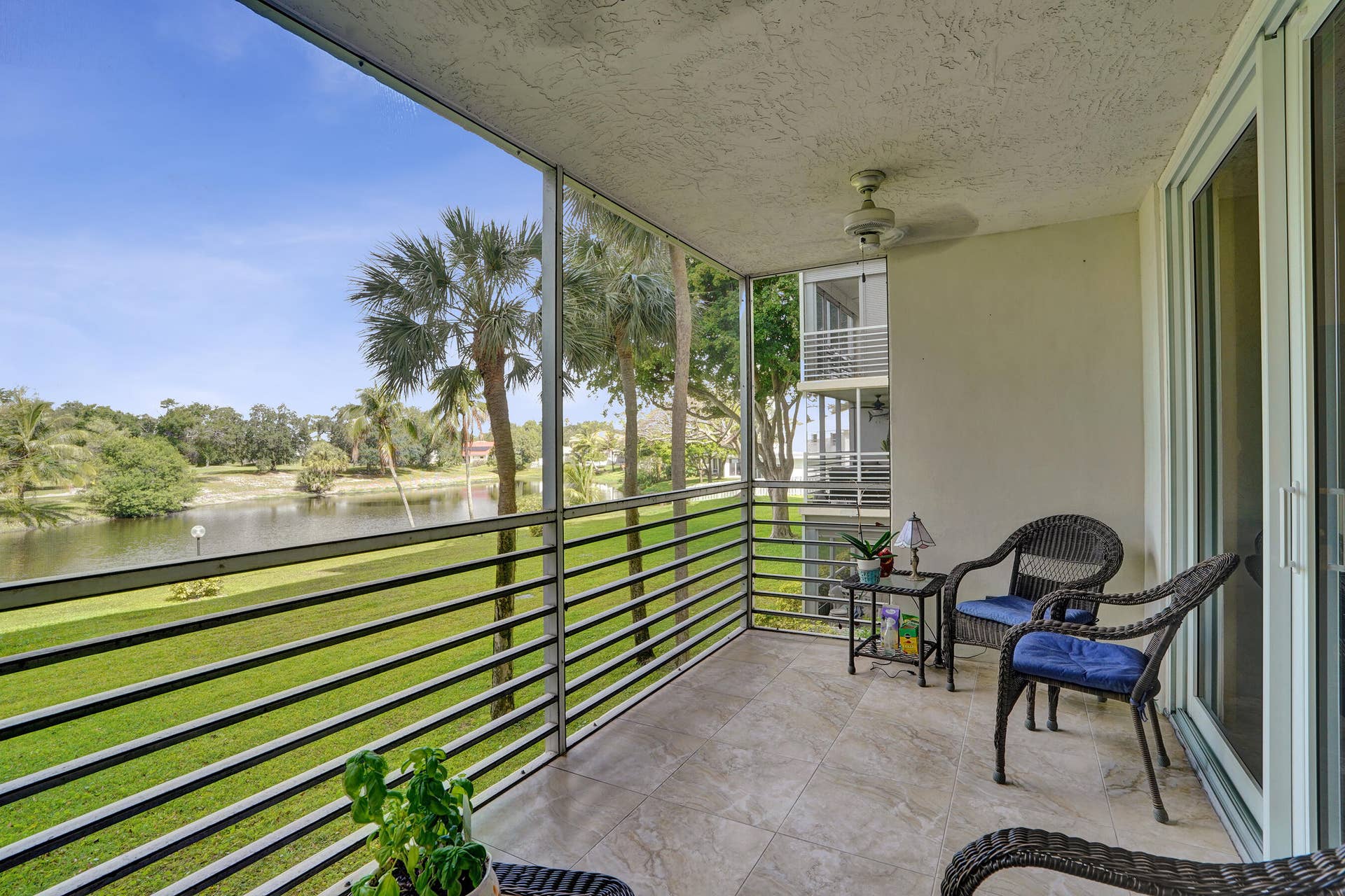 3499 Oaks Way, #Unit 205, Pompano Beach, FL 33069 So very calming