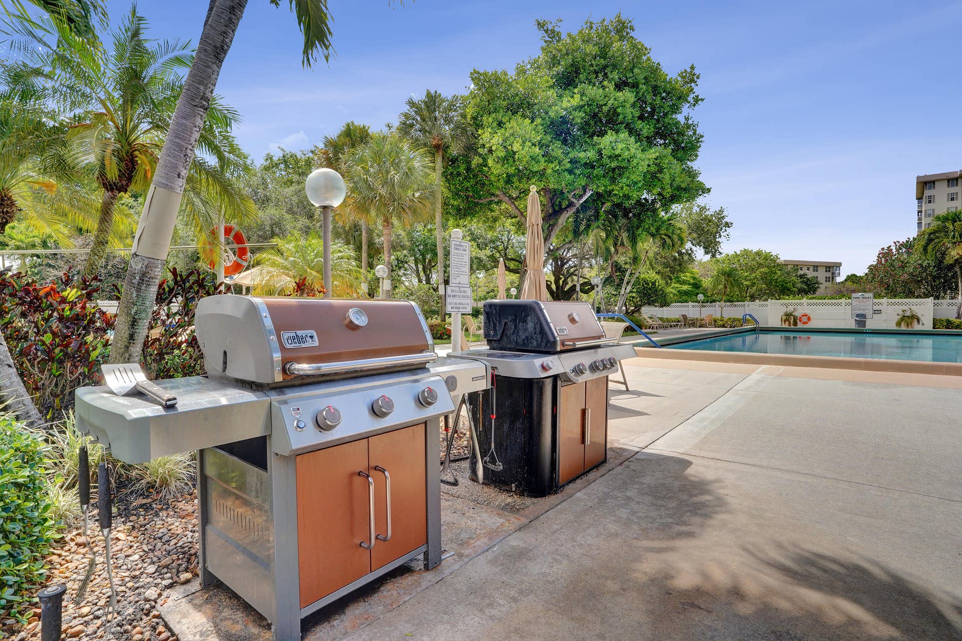 3499 Oaks Way, #Unit 205, Pompano Beach, FL 33069 Great Area for BBQ and gatherings