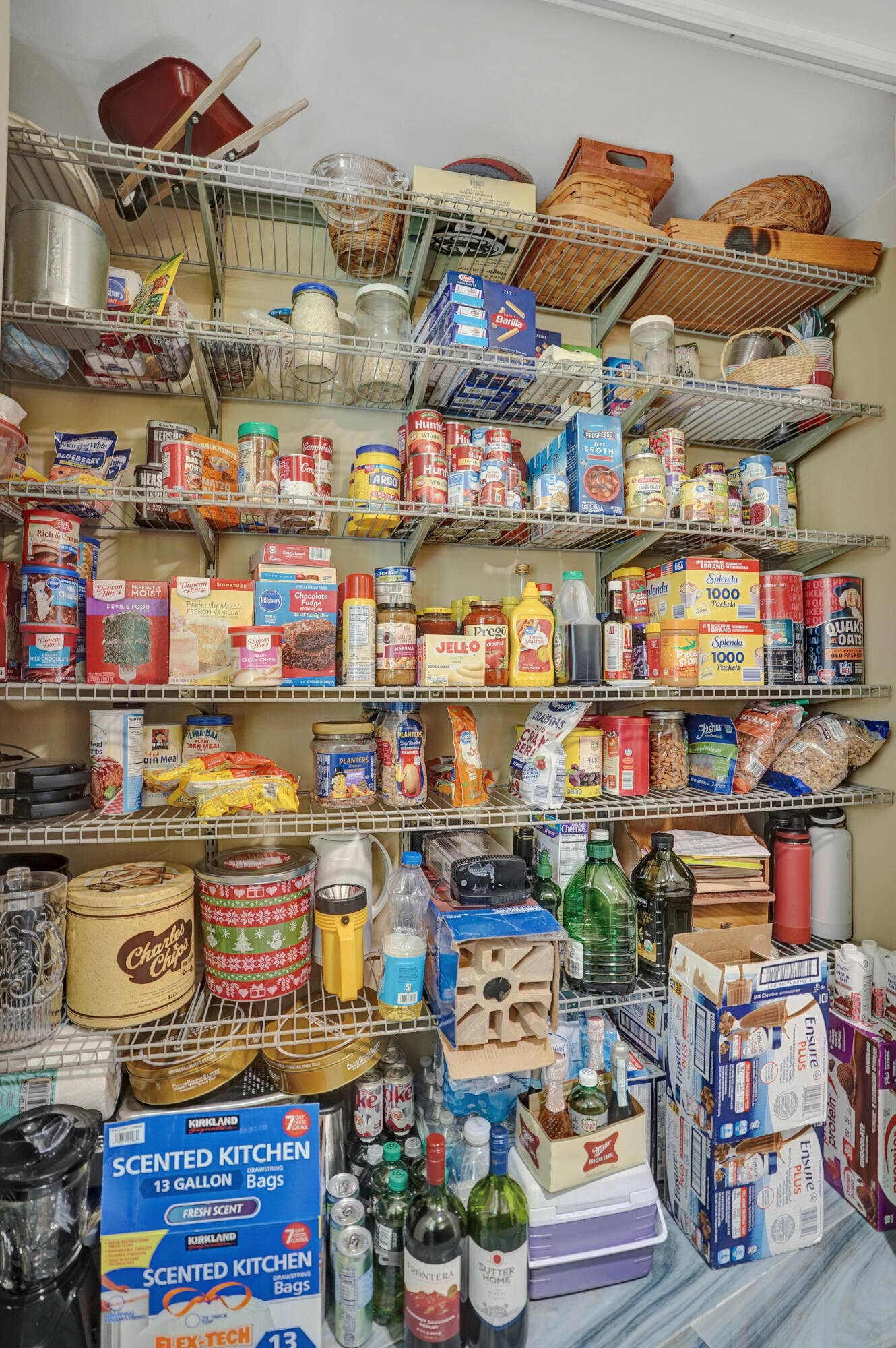 3499 Oaks Way, #Unit 205, Pompano Beach, FL 33069 5.7.2026 Pantry 2