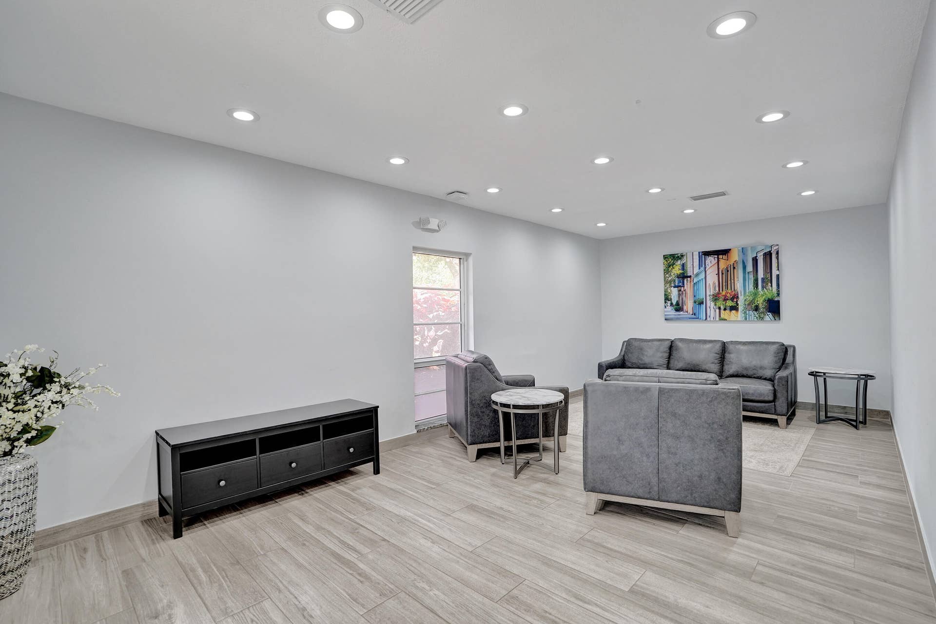 3499 Oaks Way, #Unit 205, Pompano Beach, FL 33069 Club House Lounging Area