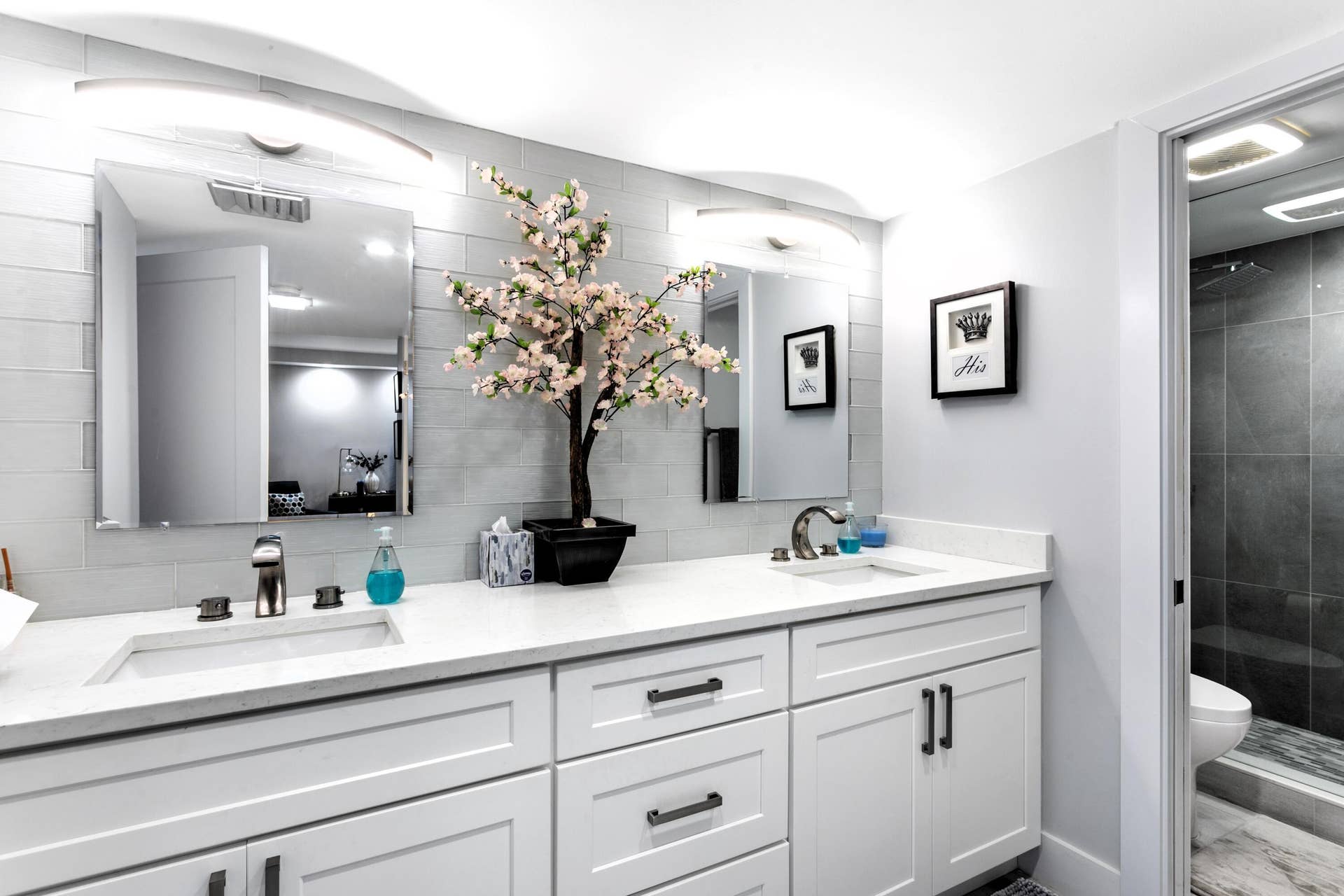 Lincoln_1803_25MASTER BATH