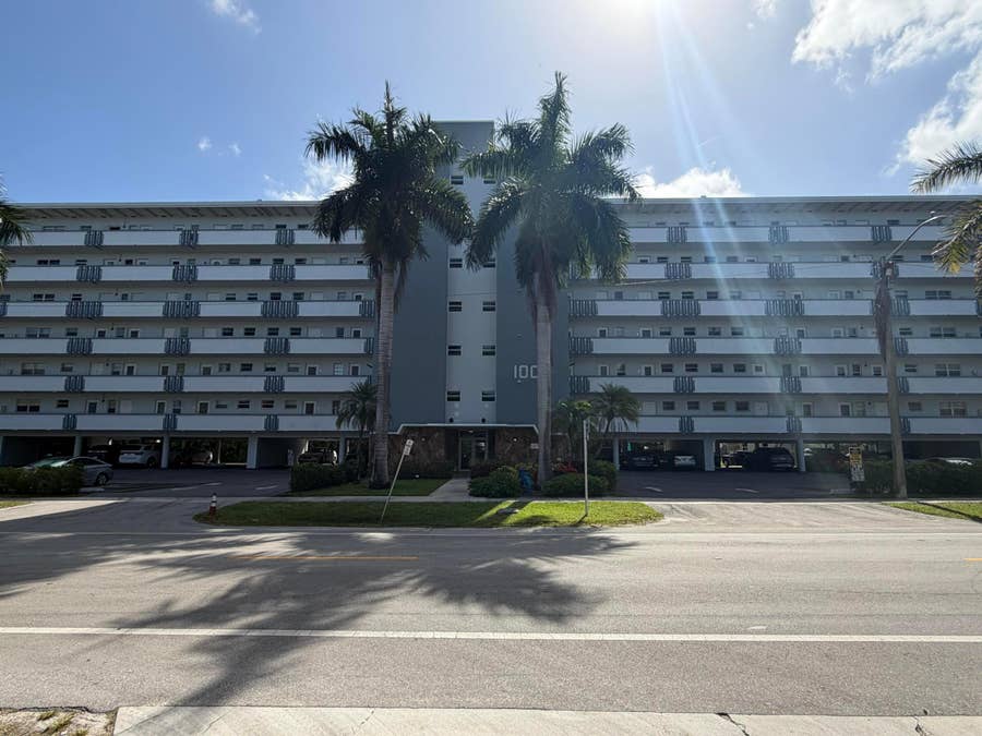Property photo for 1000 NE 14th Avenue, #304, Hallandale Beach, FL
