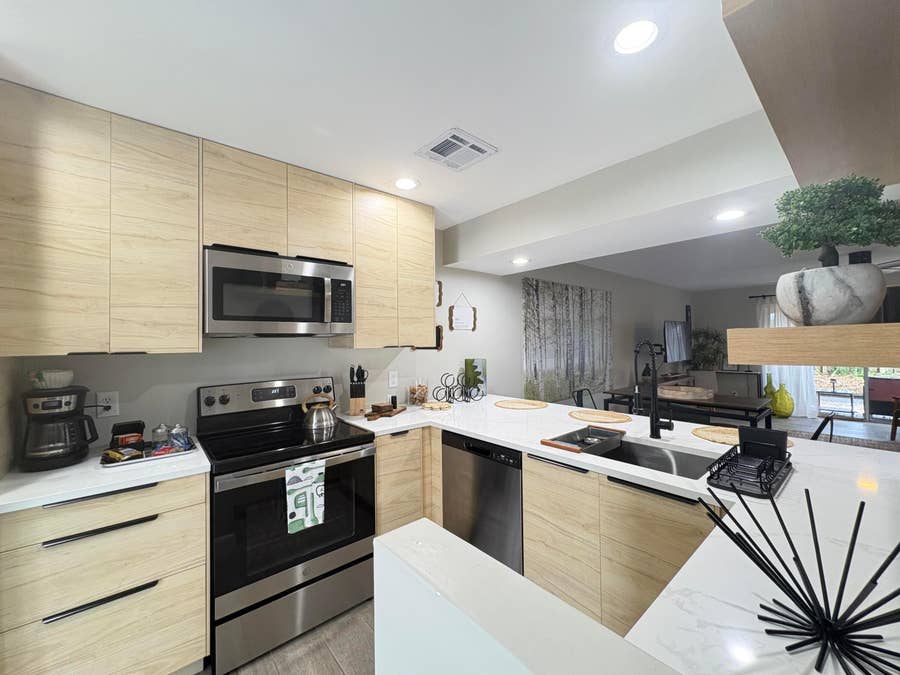 Property photo for 690 SE 23rd Avenue, #1, Pompano Beach, FL