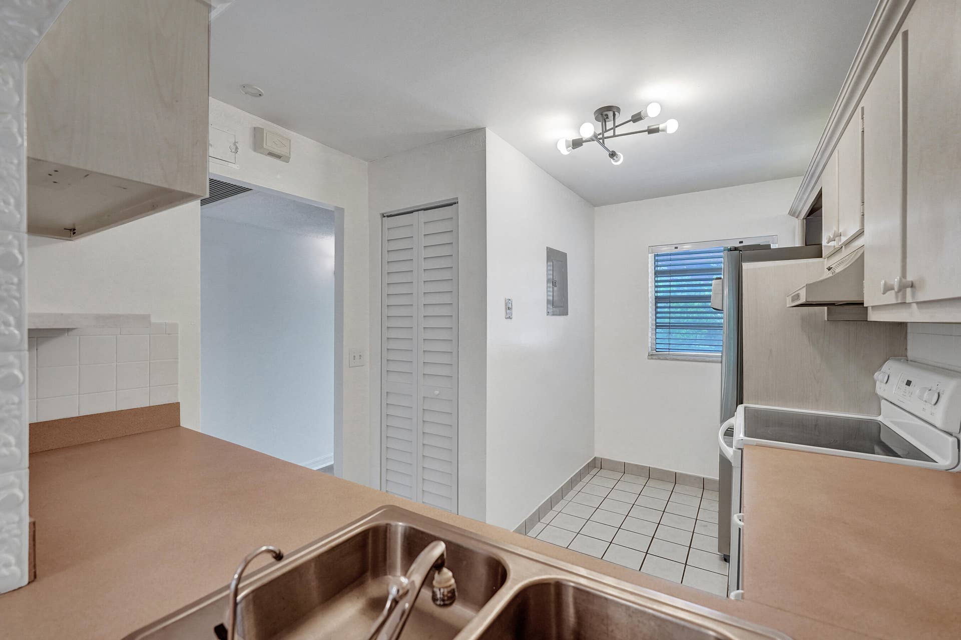 9470 Poinciana Place, #308, Davie, FL 33324 DSC09826
