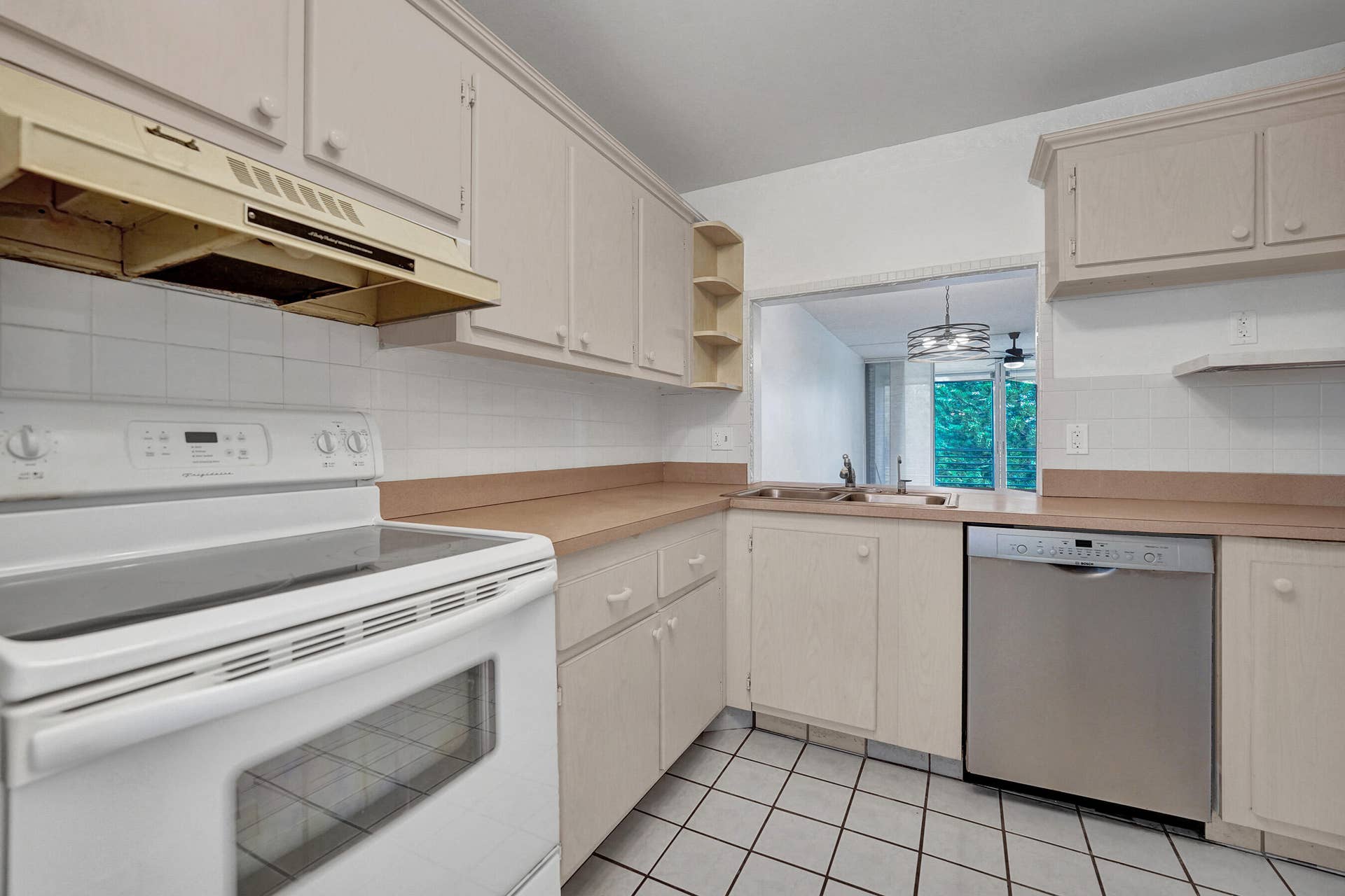 9470 Poinciana Place, #308, Davie, FL 33324 DSC09814