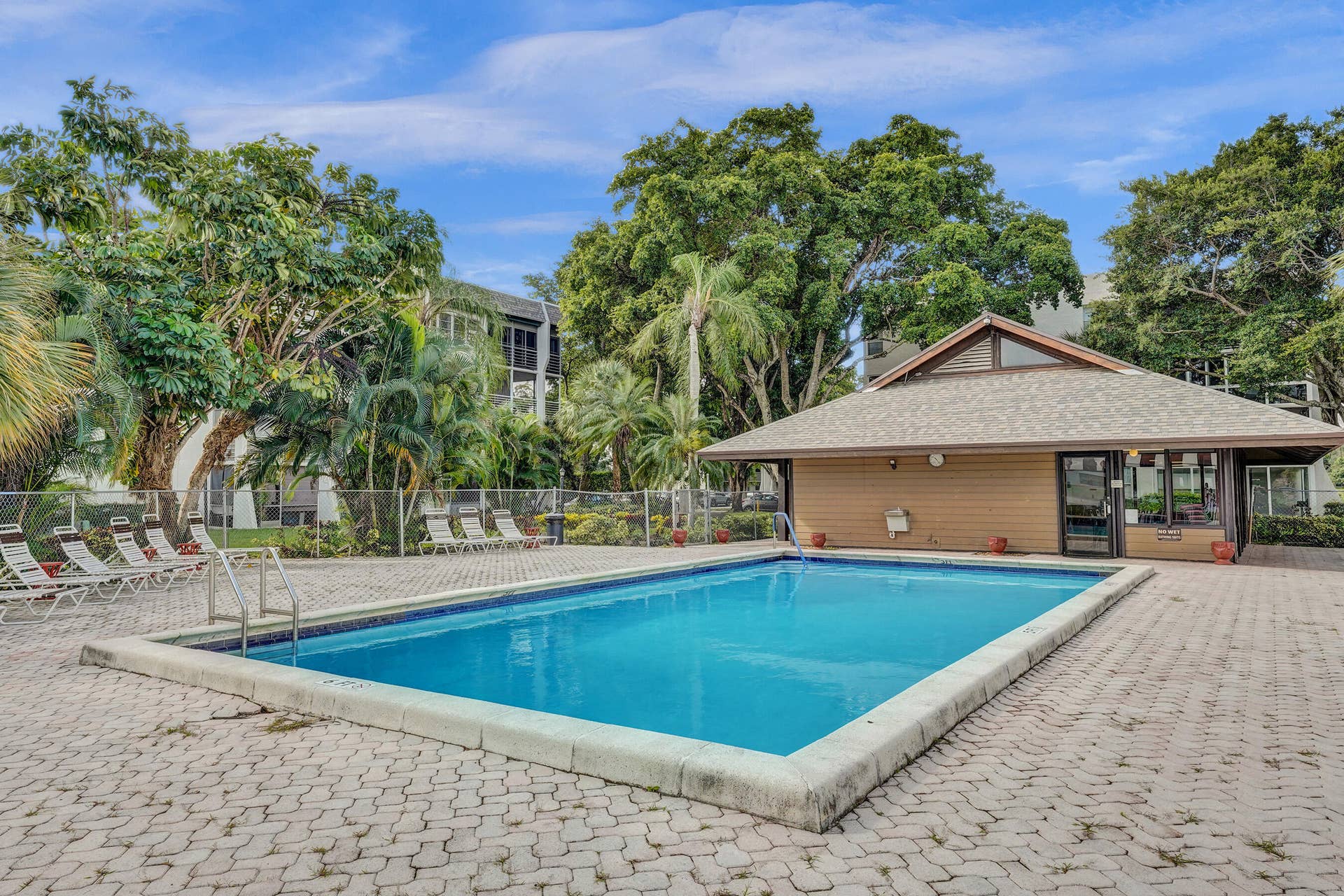 9470 Poinciana Place, #308, Davie, FL 33324 DSC05065