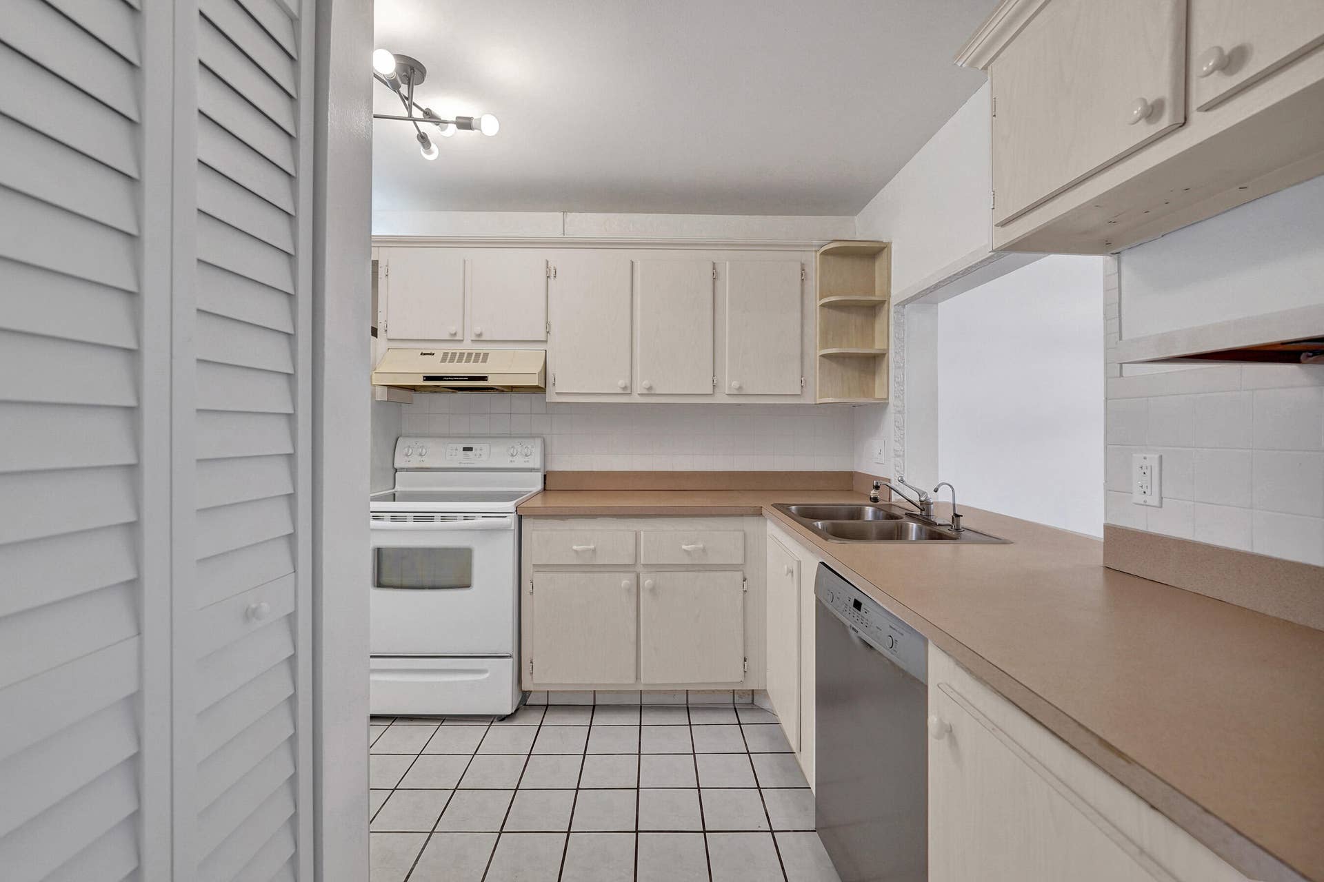 9470 Poinciana Place, #308, Davie, FL 33324 DSC09799