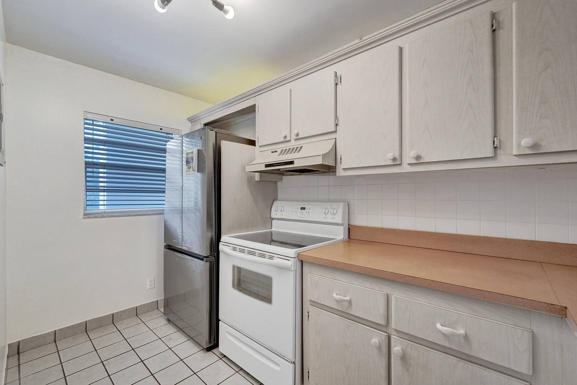 9470 Poinciana Place, #308, Davie, FL 33324 DSC09805