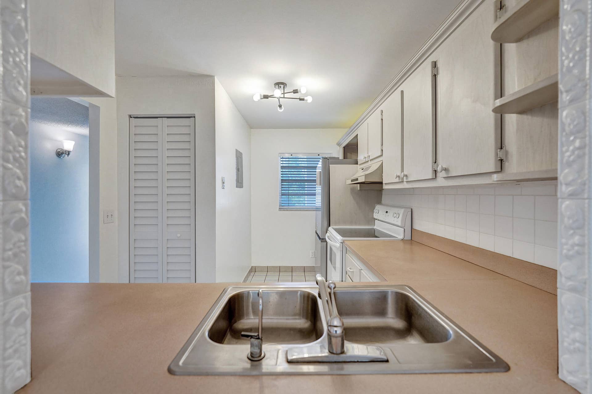 9470 Poinciana Place, #308, Davie, FL 33324 DSC09823