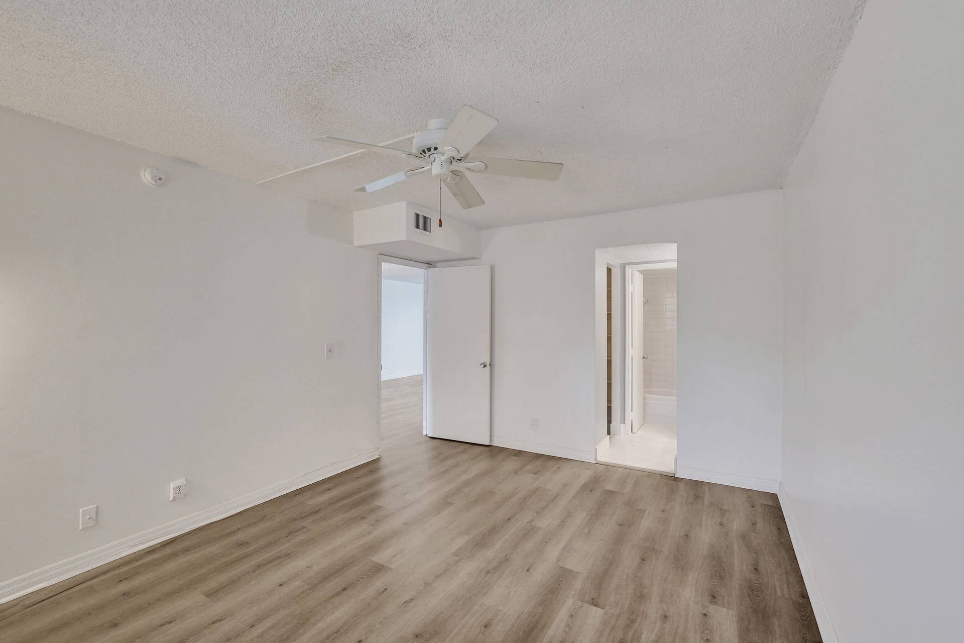 9470 Poinciana Place, #308, Davie, FL 33324 DSC09886
