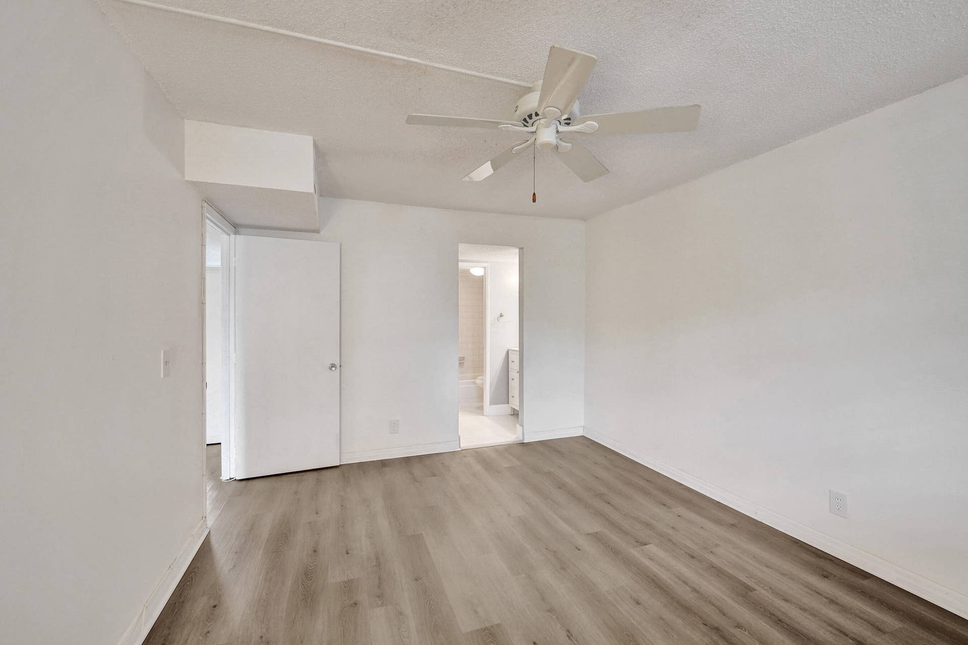 9470 Poinciana Place, #308, Davie, FL 33324 DSC09889