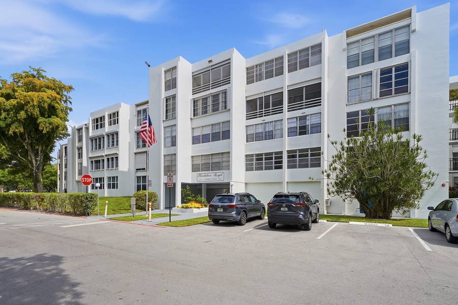 Property photo for 6903 Cypress Road, #B24, Plantation, FL